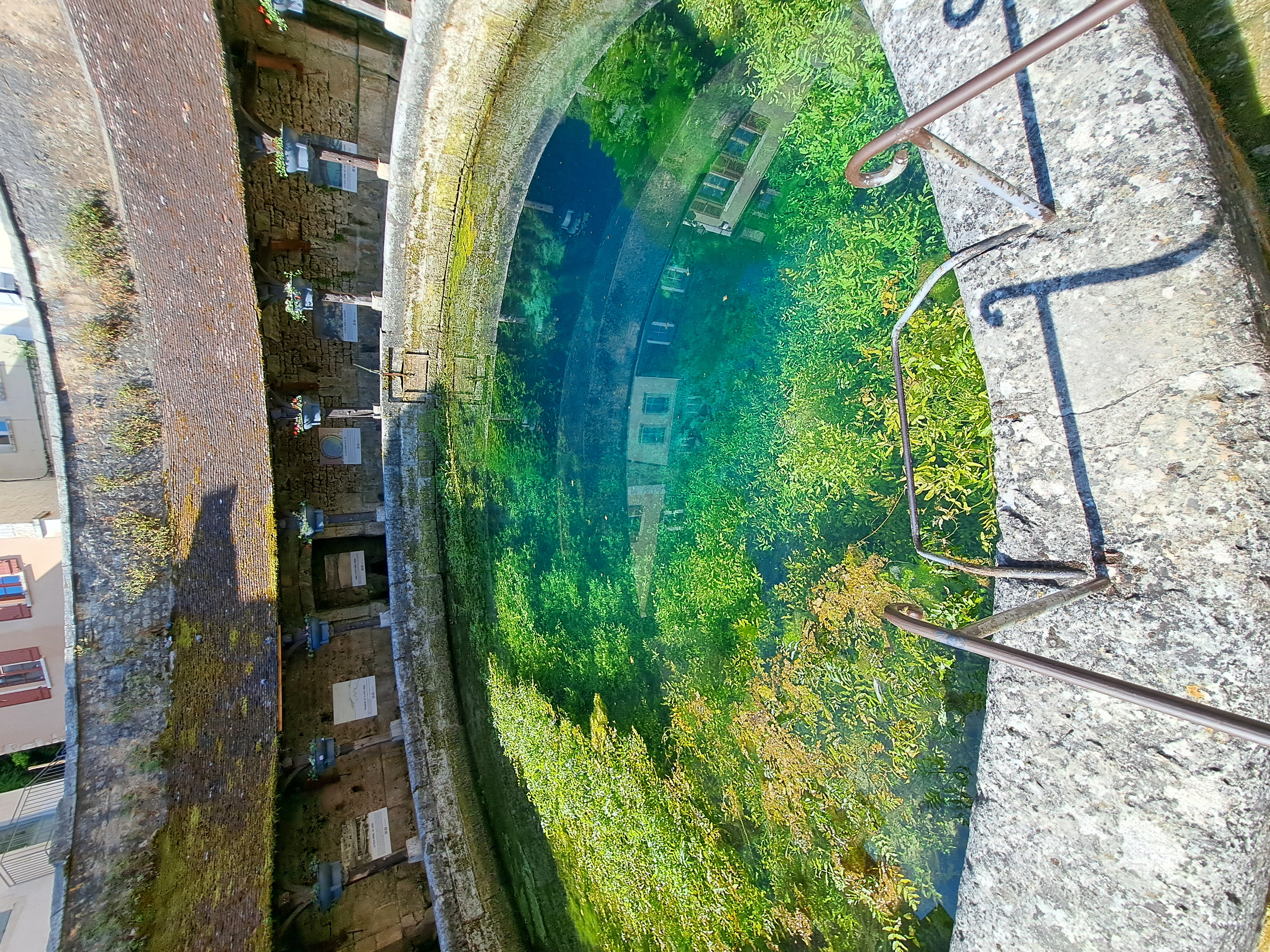 Visite guidée à Tonnerre : Mystères de l’Eau et Splendeurs Médiévales — visuel événement