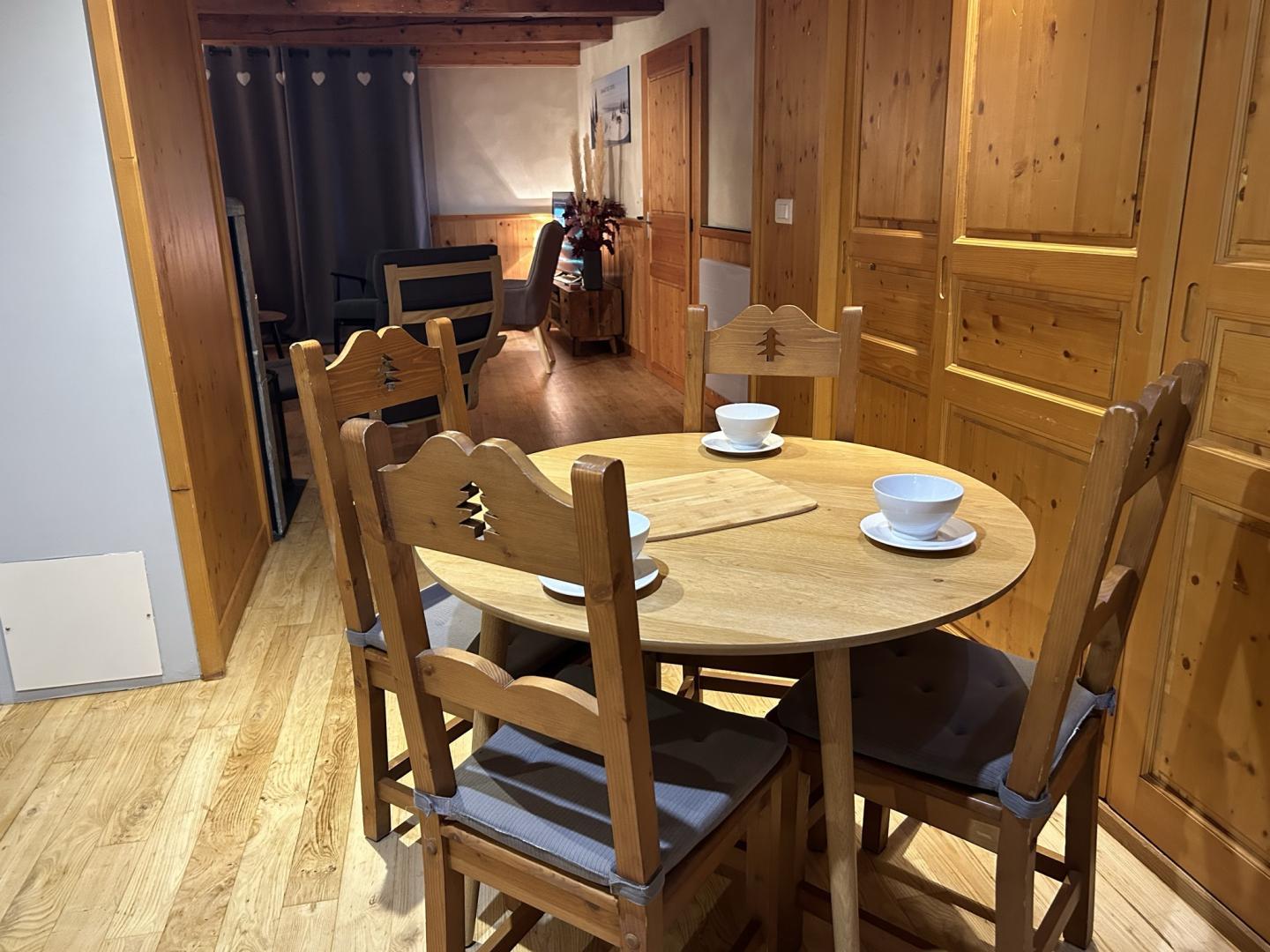 "Chez la Marie-Louise"