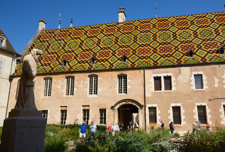 Hôtel-Dieu - Hospices de Beaune  
2026 - MOUVEMENT(S)
[ITINÉRAIRE HOSPITALIER] De l'Hôtel-Dieu à l'Hospice de la Charité