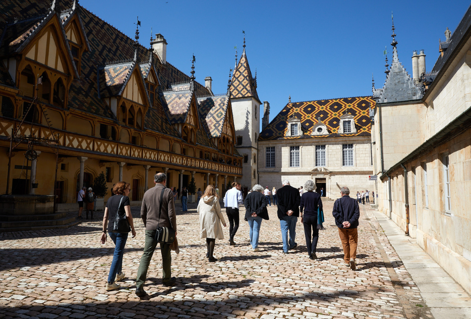 Hôtel-Dieu - Hospices de Beaune
2026 - MOUVEMENT(S)
[EN-QUÊTES D'HISTOIRES] La communauté des dames hospitalières au XIXe siècle : infirmières et religieuses