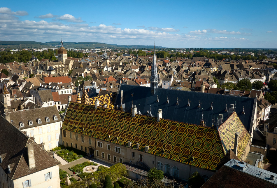 Hôtel-Dieu - Hospices de Beaune
2026 - MOUVEMENT(S)
[RANDO-VÉLO] De Beaune à Meursault sur les traces de "La Grande Vadrouille"