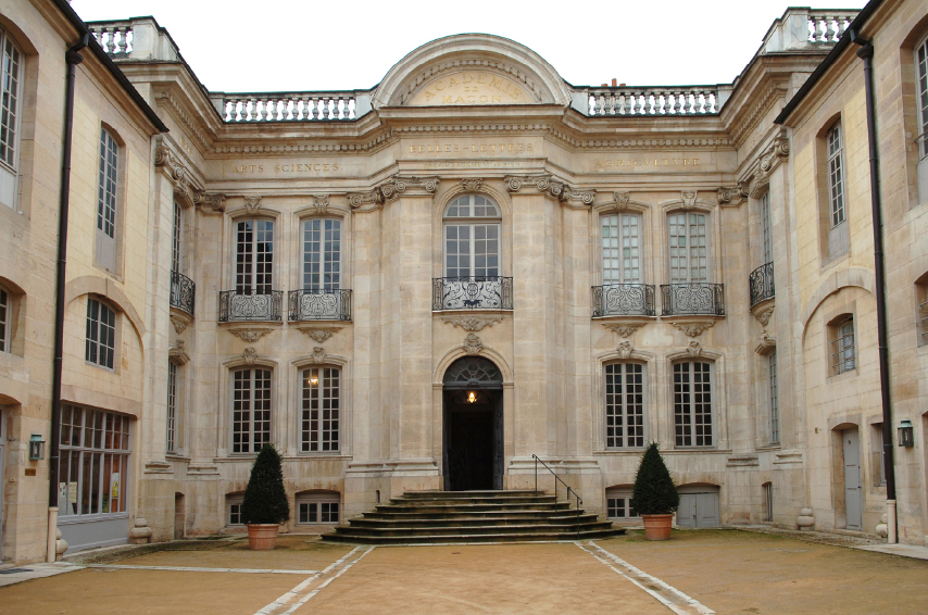 Visite guidée de l'Hôtel Senecé par les académiciens. Visite libre extérieure et intérieure.