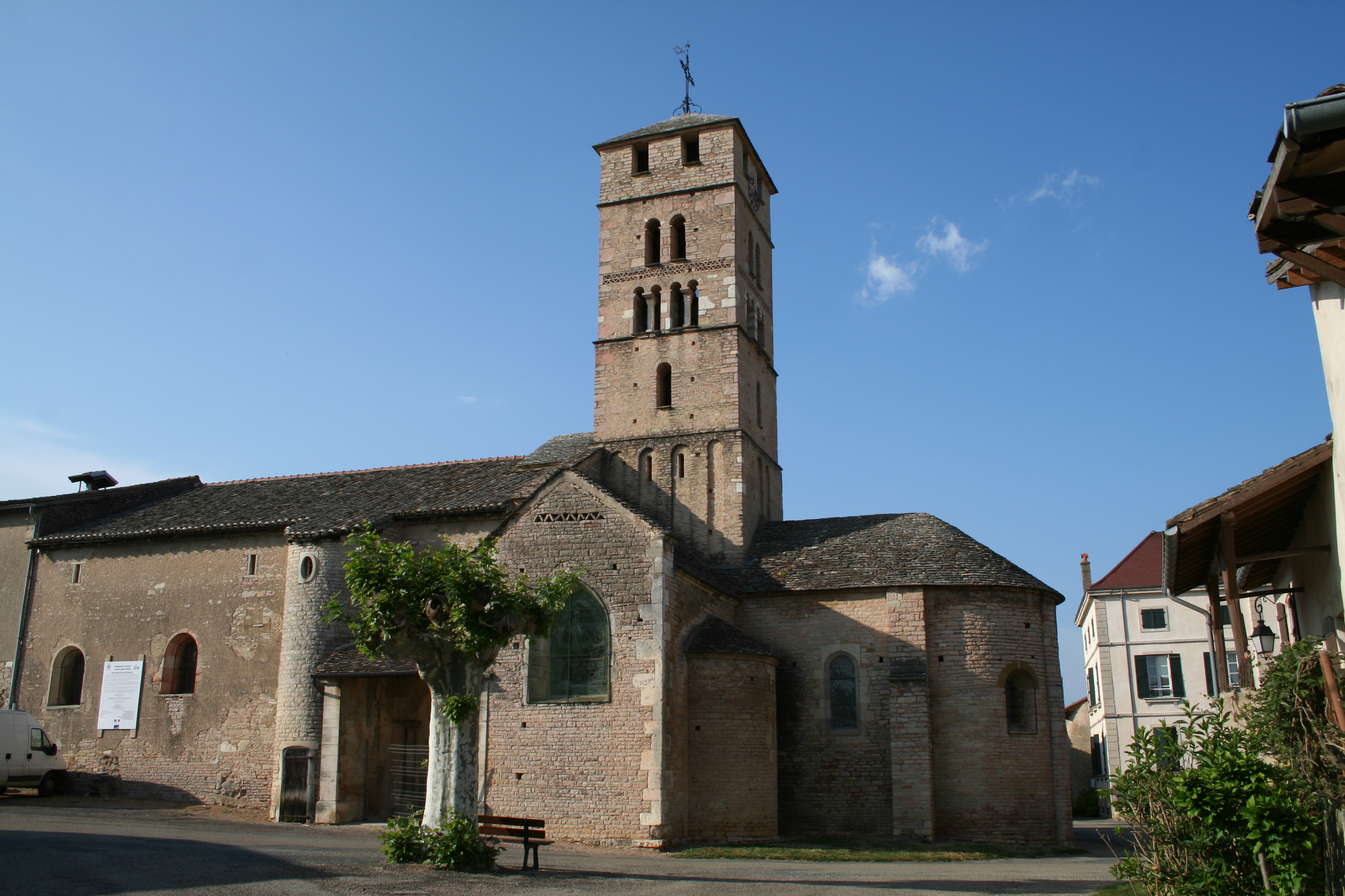 Uchizy_Eglise