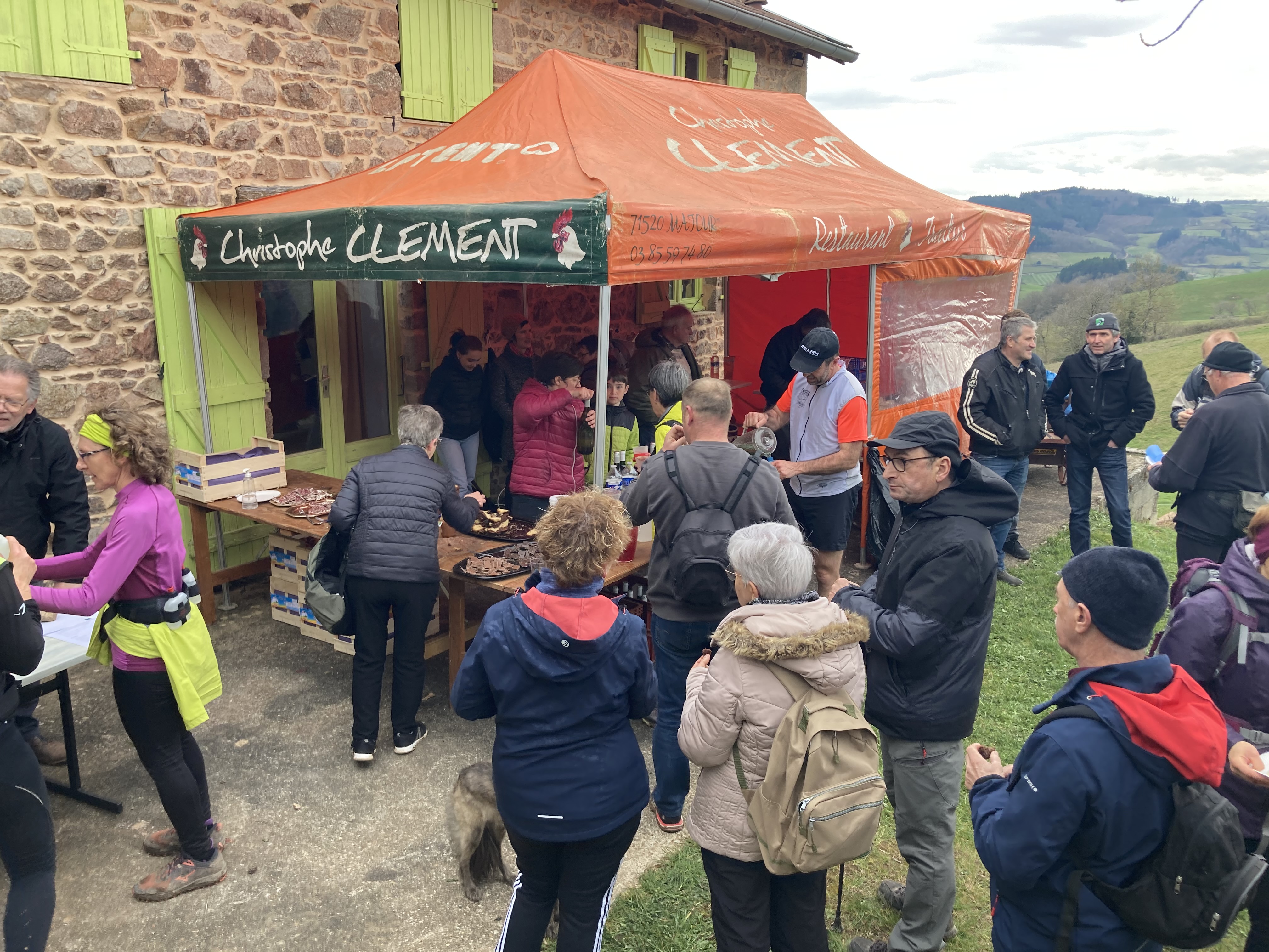 Ravitaillement copieux et conviviaux