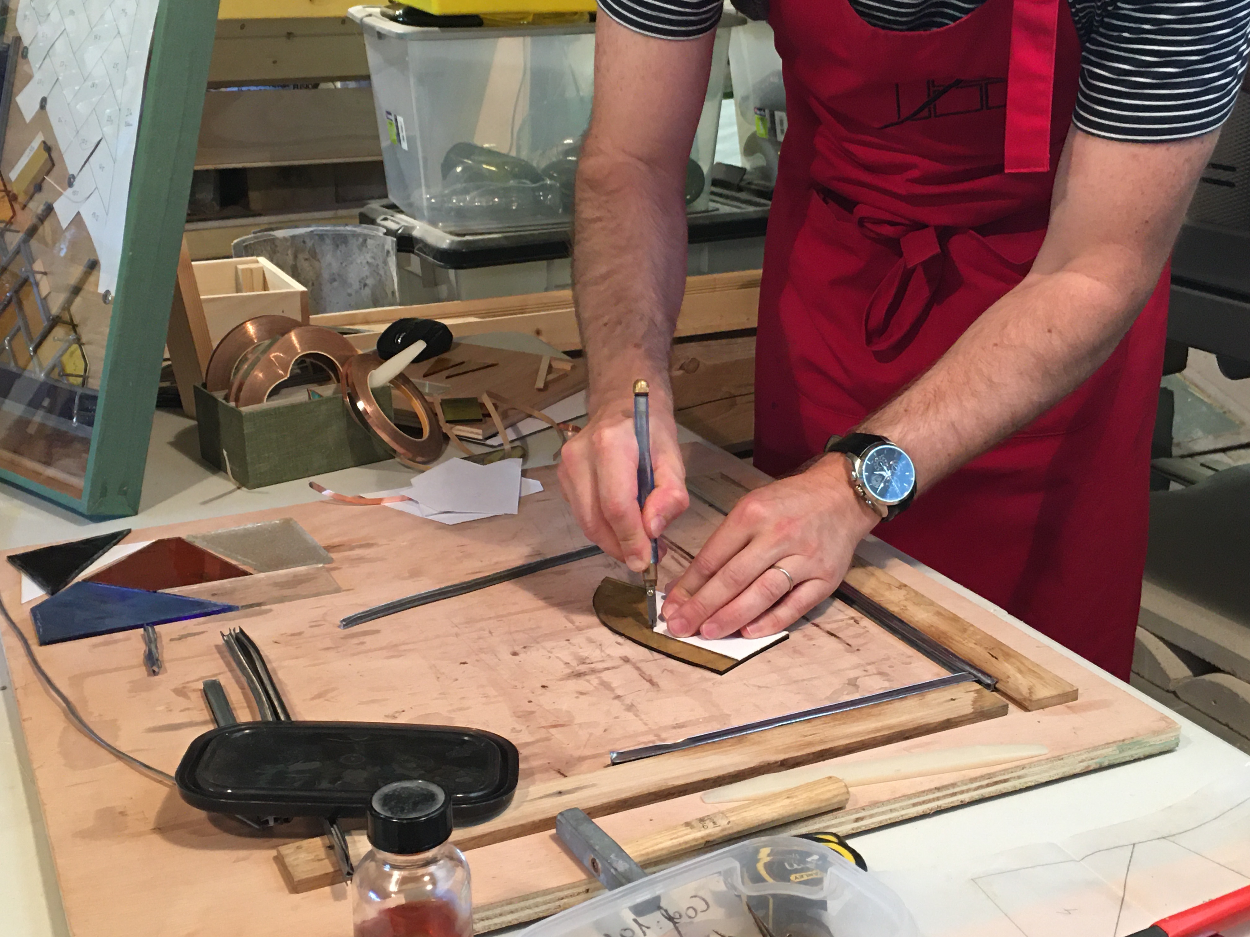 Atelier adulte : fabrication d'un vitrail avec Sébastien Dugué, maître verrier