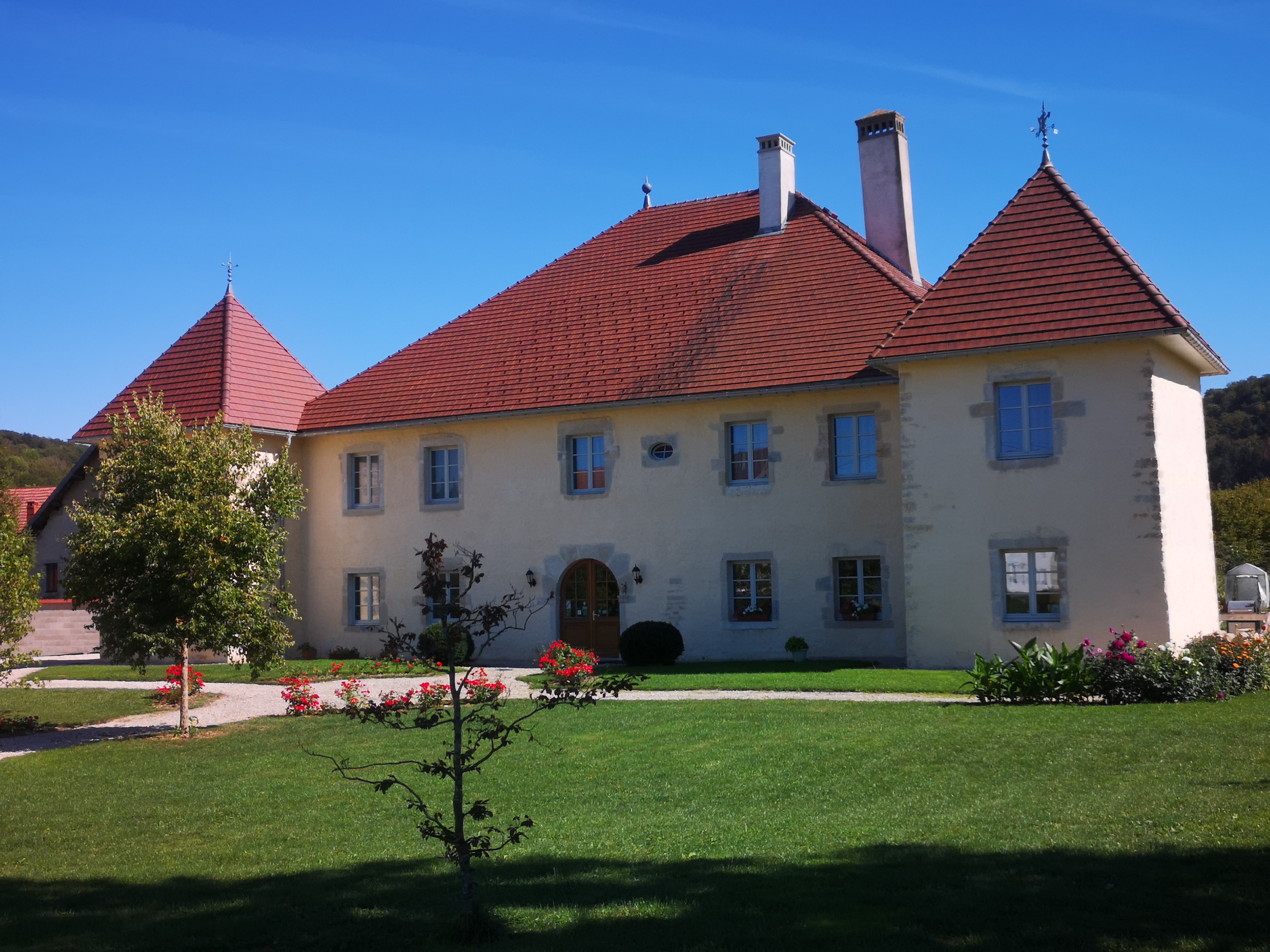 Le Relais des Deux Tours, chambre d'hôtes à Bremondans