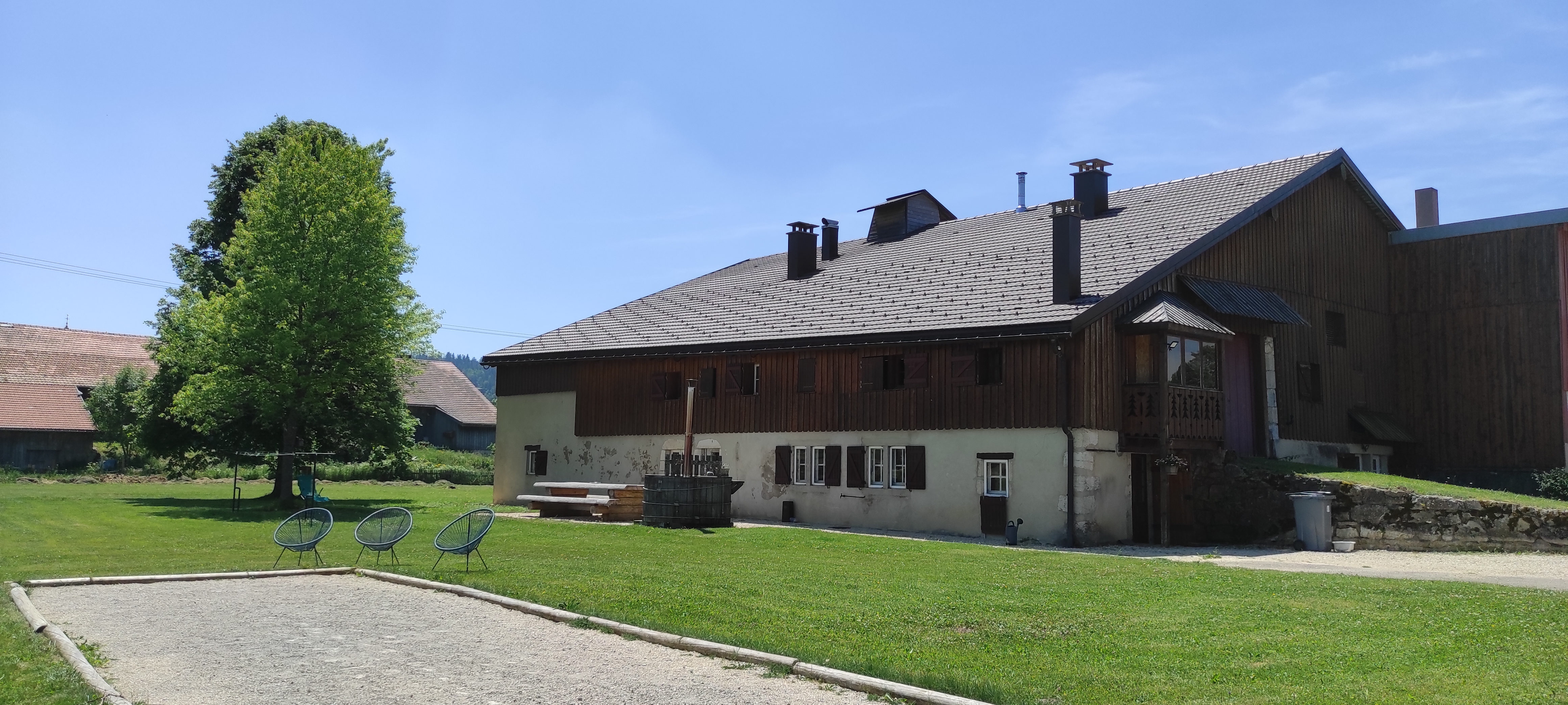 Les Grands Prés, chambre d'hôtes à Les Fourgs