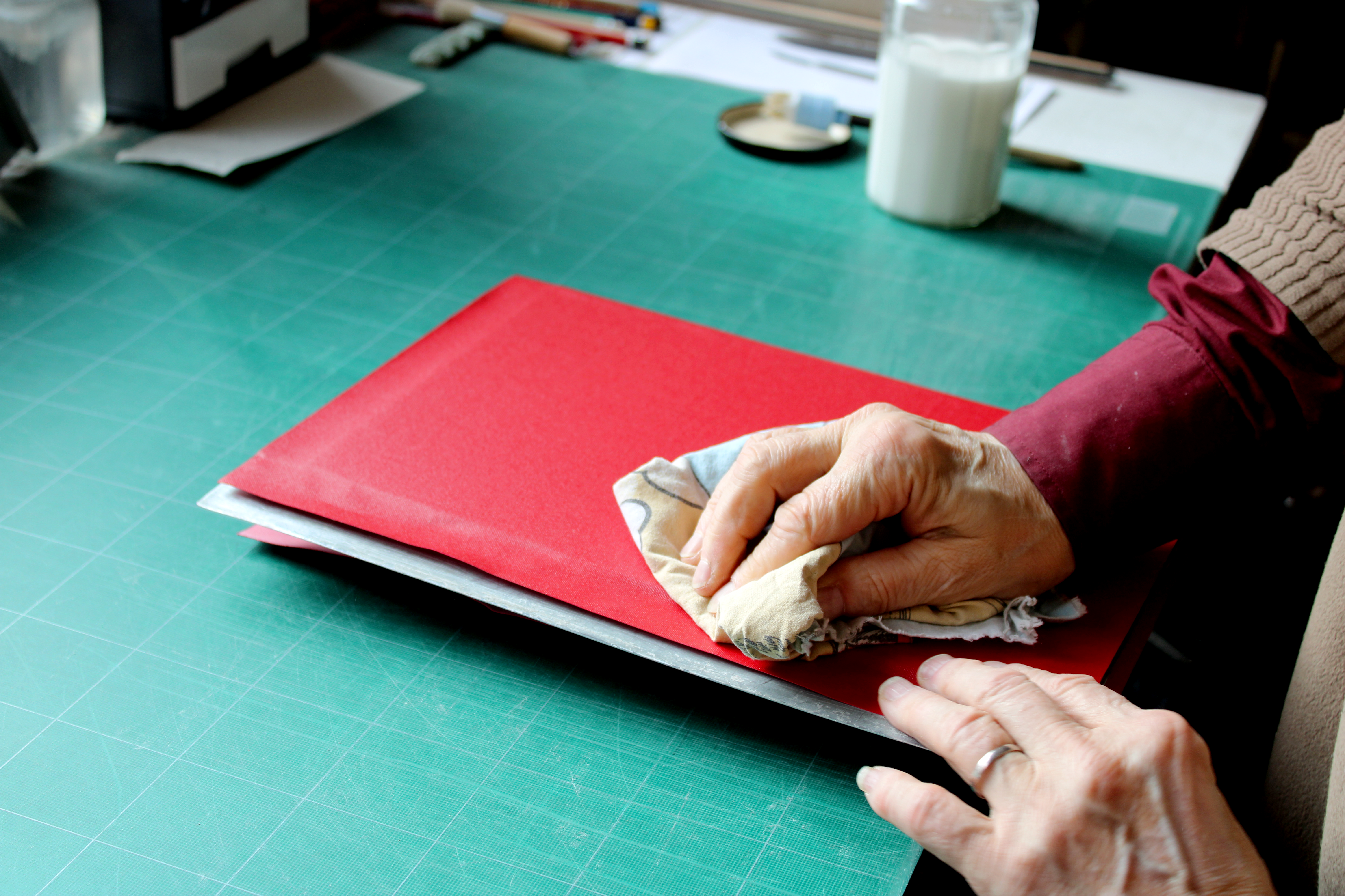 Route des Savoir-faire : Atelier de cuir et d'or