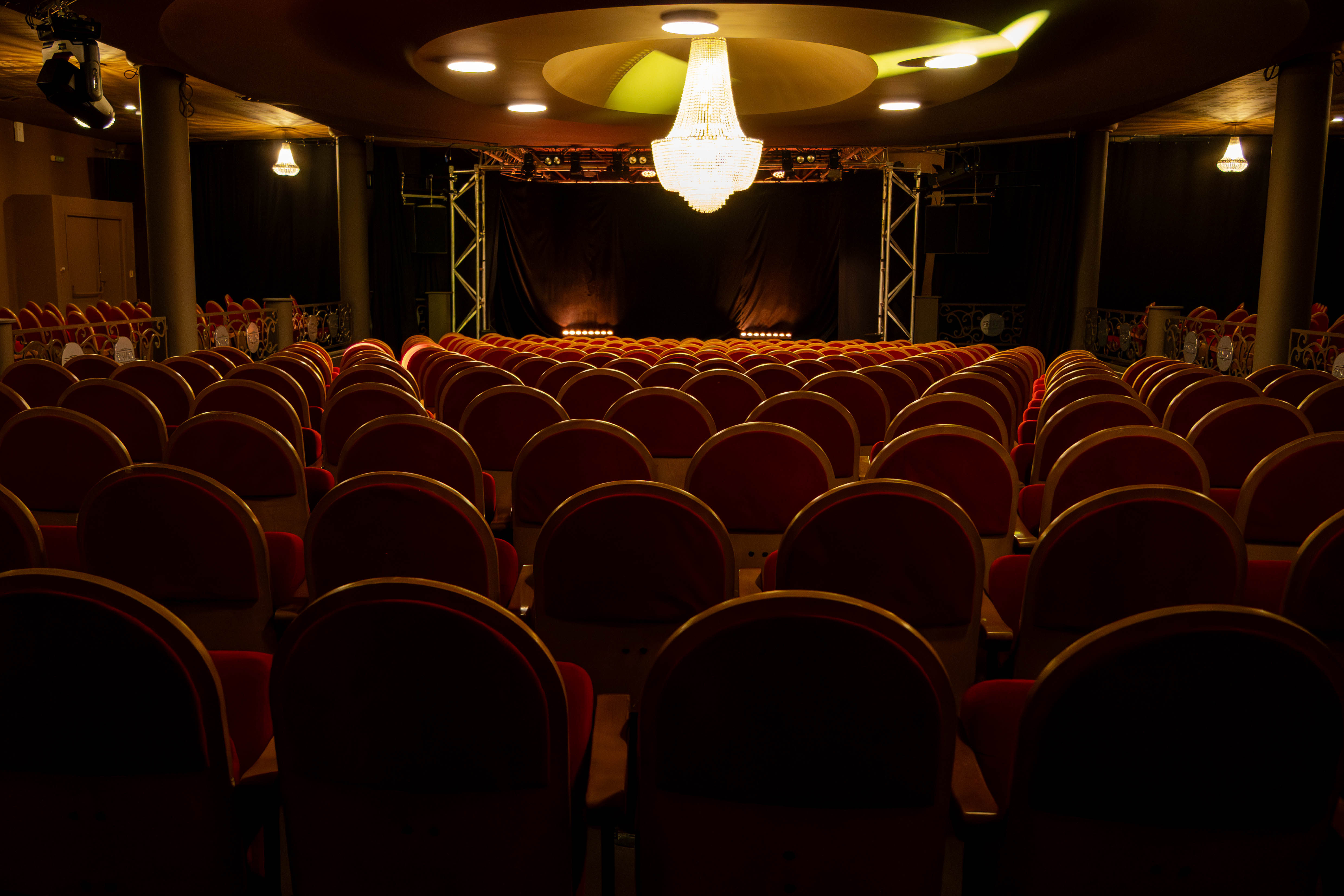 Karine DUBERNET sur la scène du Destino, Mâcon