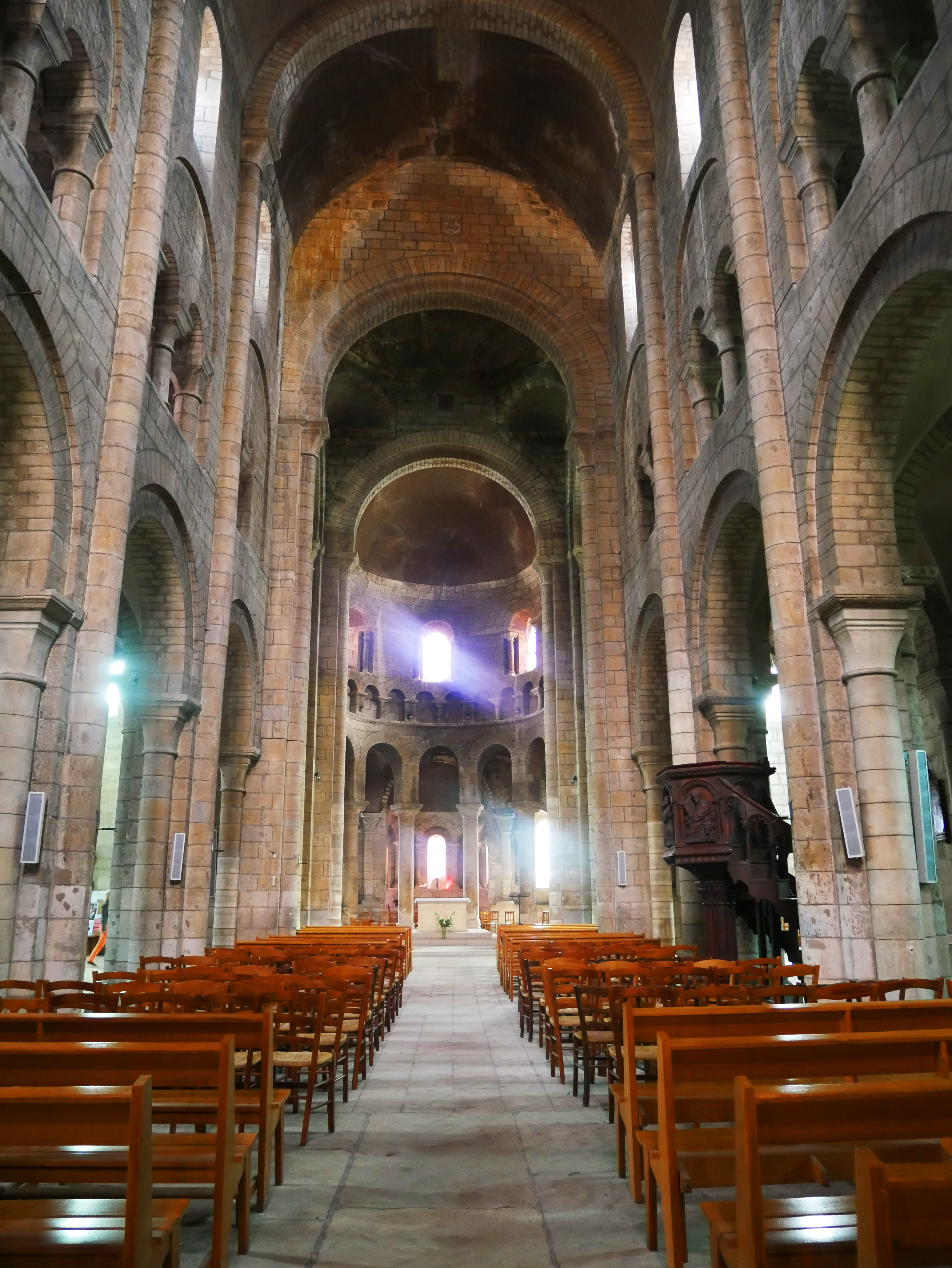 Interieur église St Etienne 5 (c) Magalie.Popineau - OTINA