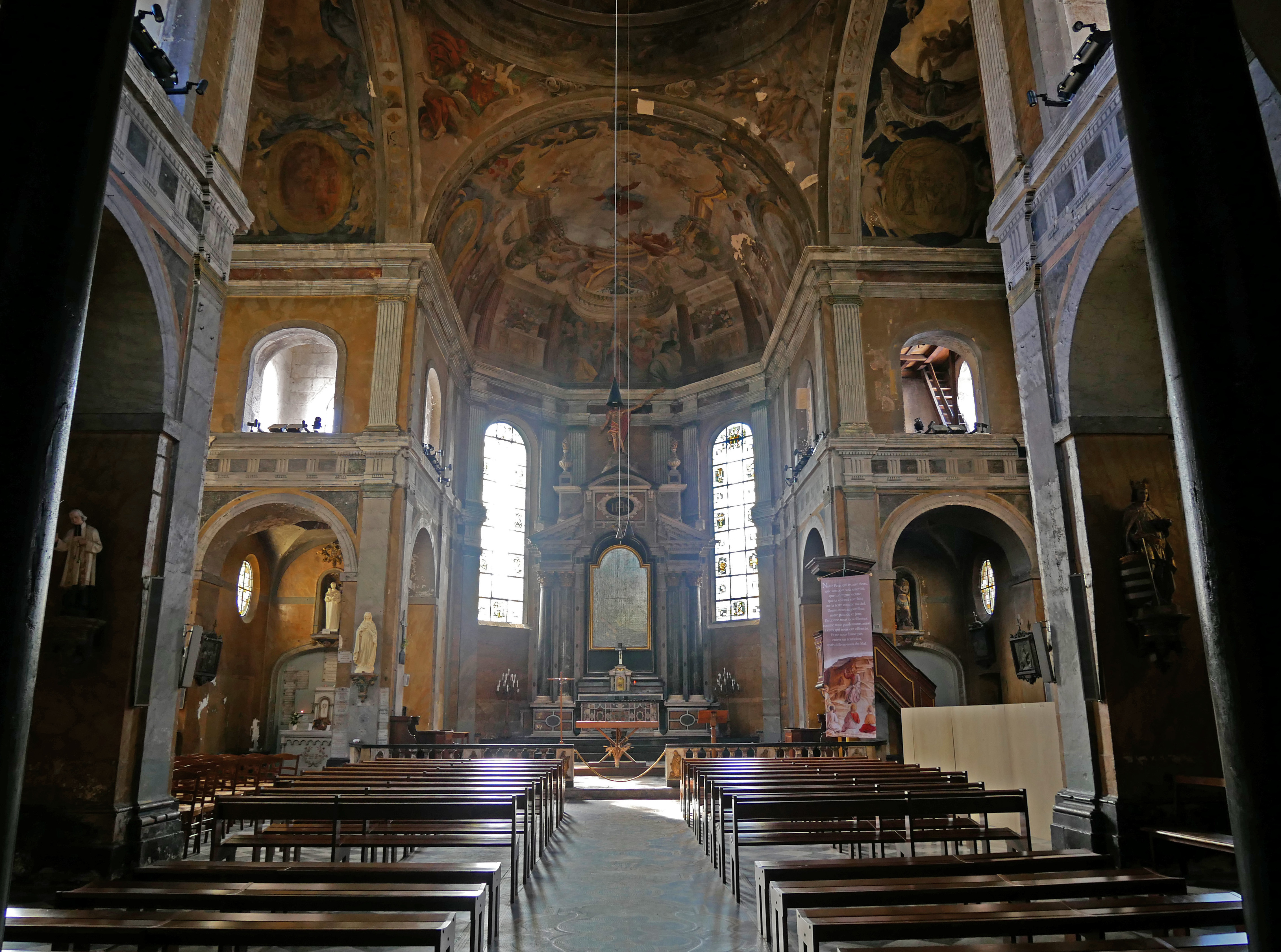 Intérieur église Saint Pierre de Nevers
