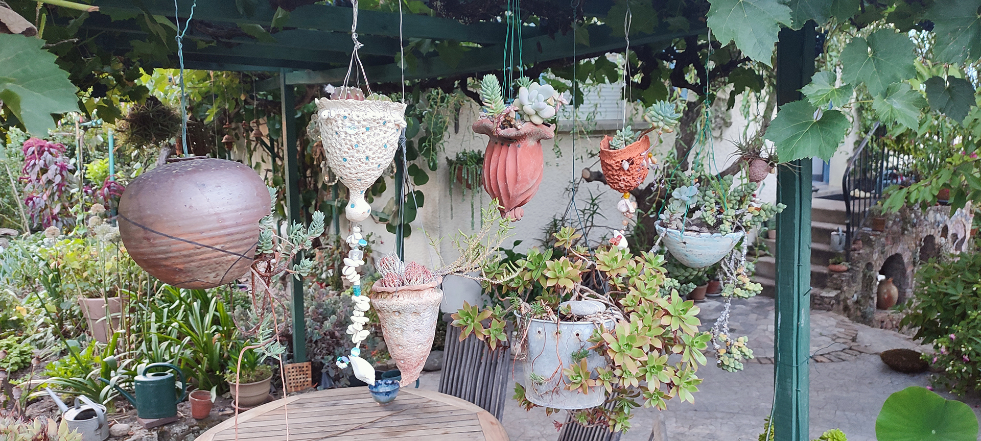 les suspensions au jardin