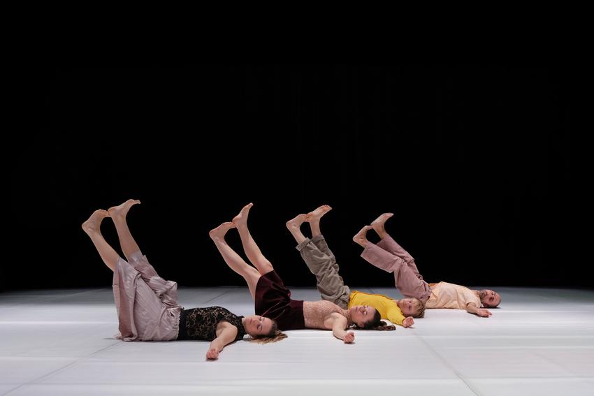 LES AUTRES · Anton Lachky & Eléonore Valère Company
