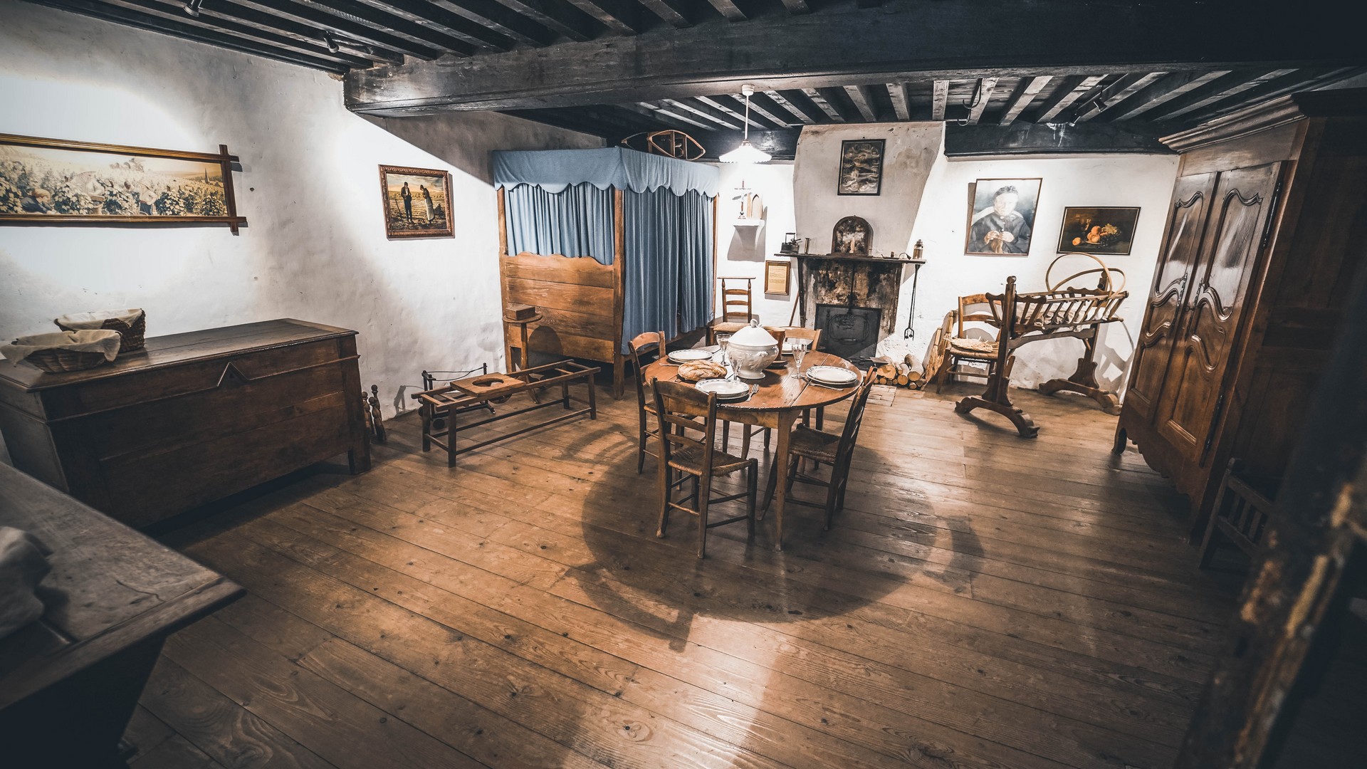 MUSEE DU VIN ET DE LA MEMOIRE CUISELIENNE - BD (14)