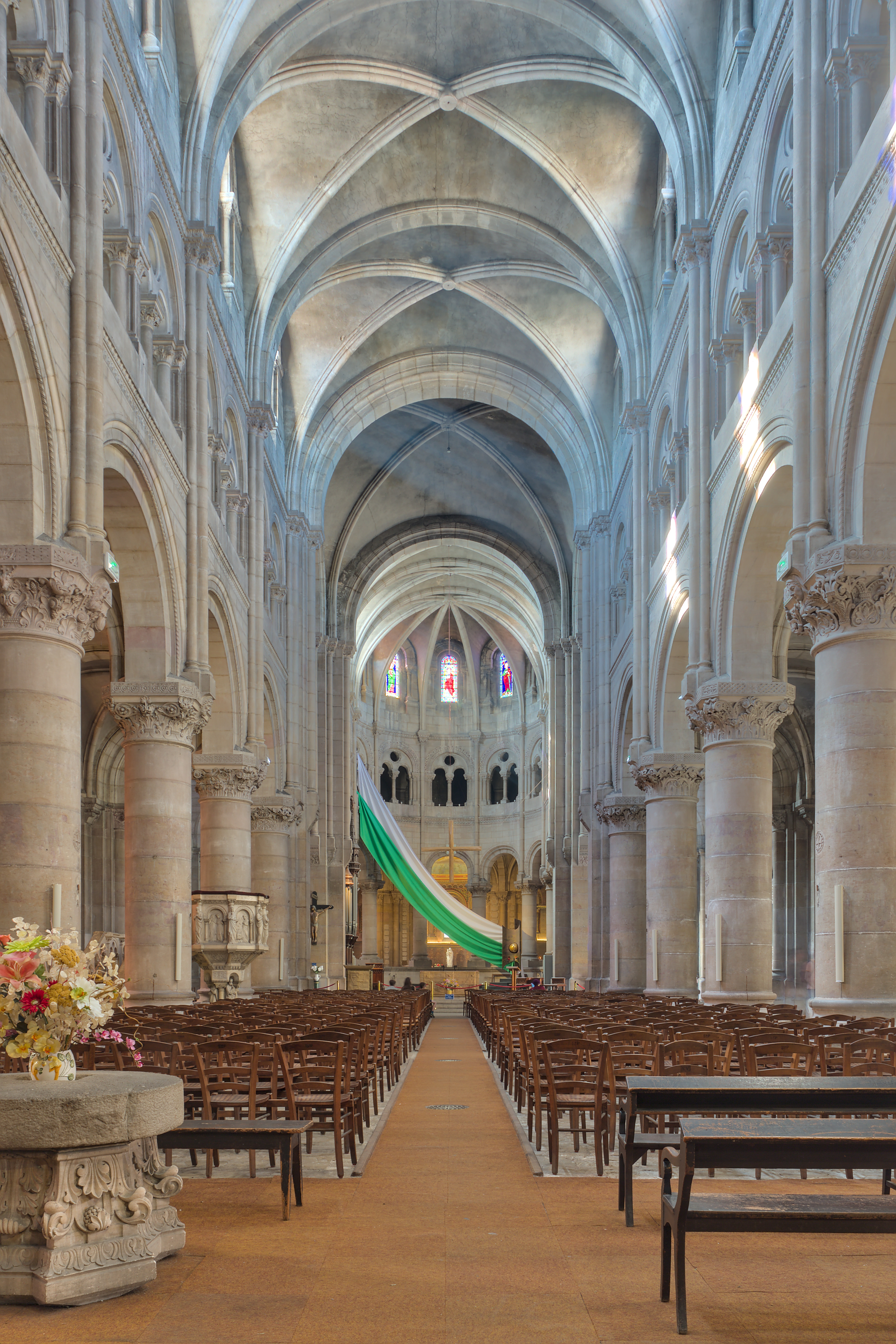 Exposition Internationale Carlo Acutis - les Miracles Eucharistiques dans le monde
