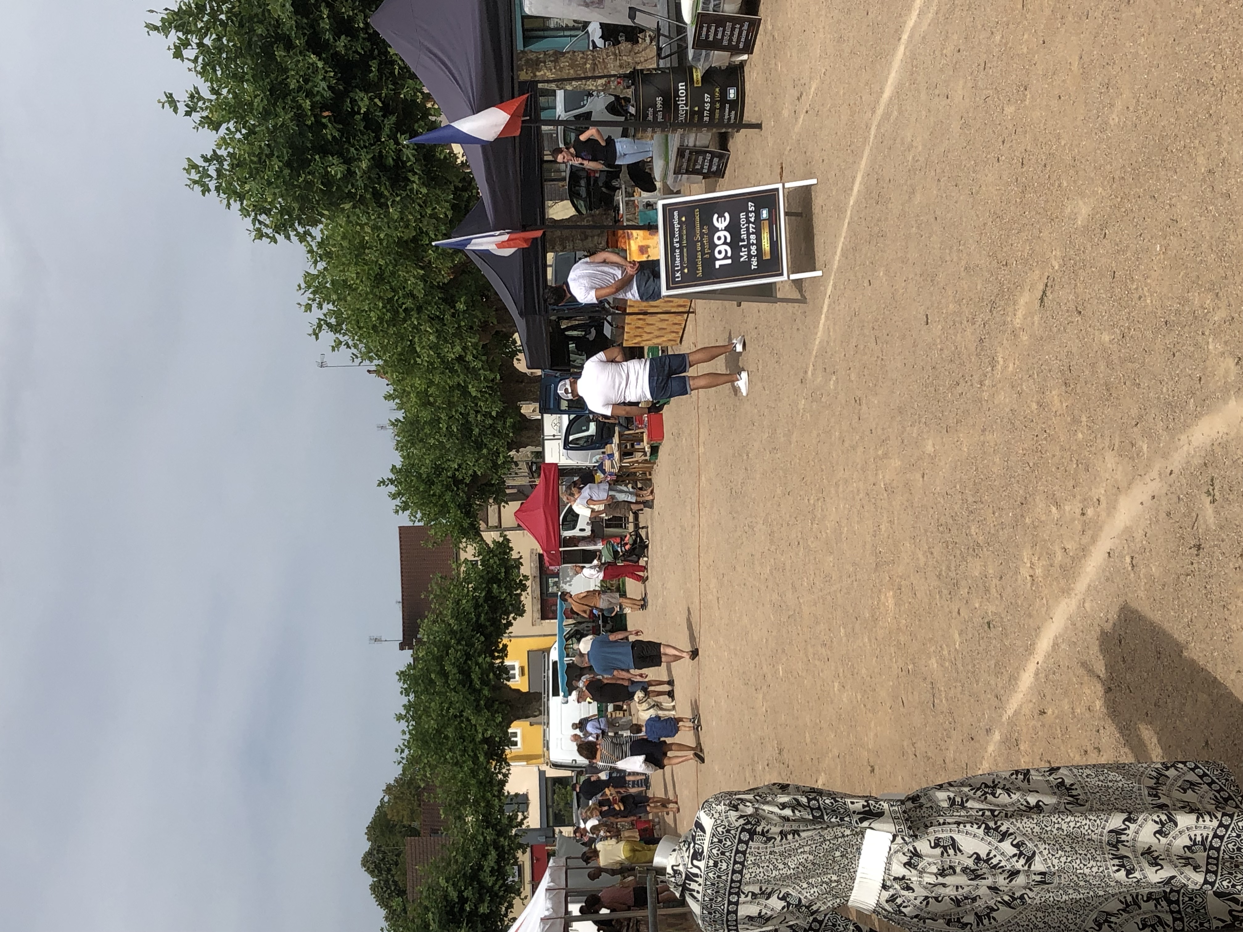 Marché Salornay sur Guye