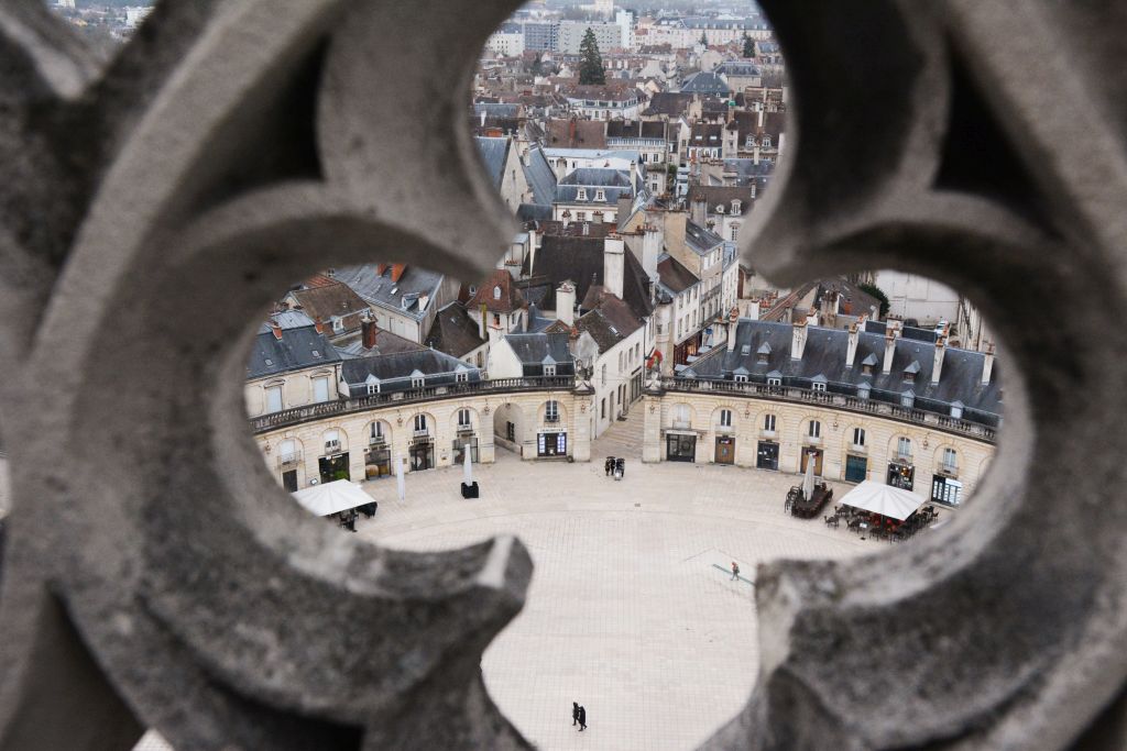 Montee-de-la-Tour-Philippe-Le-Bon