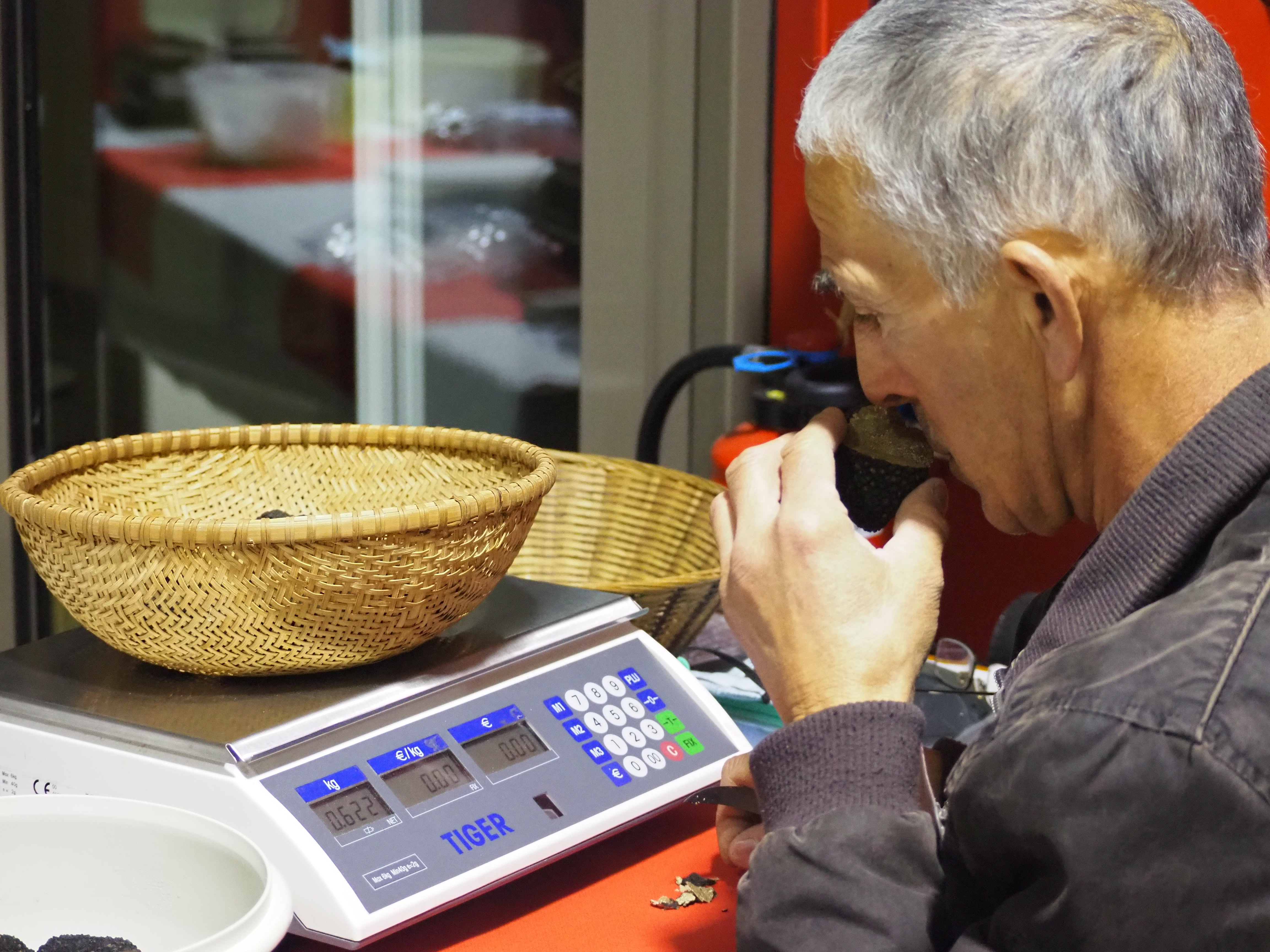 fete_papilles_issurtille_controle_agree_truffe_cotedor_fraiche_route