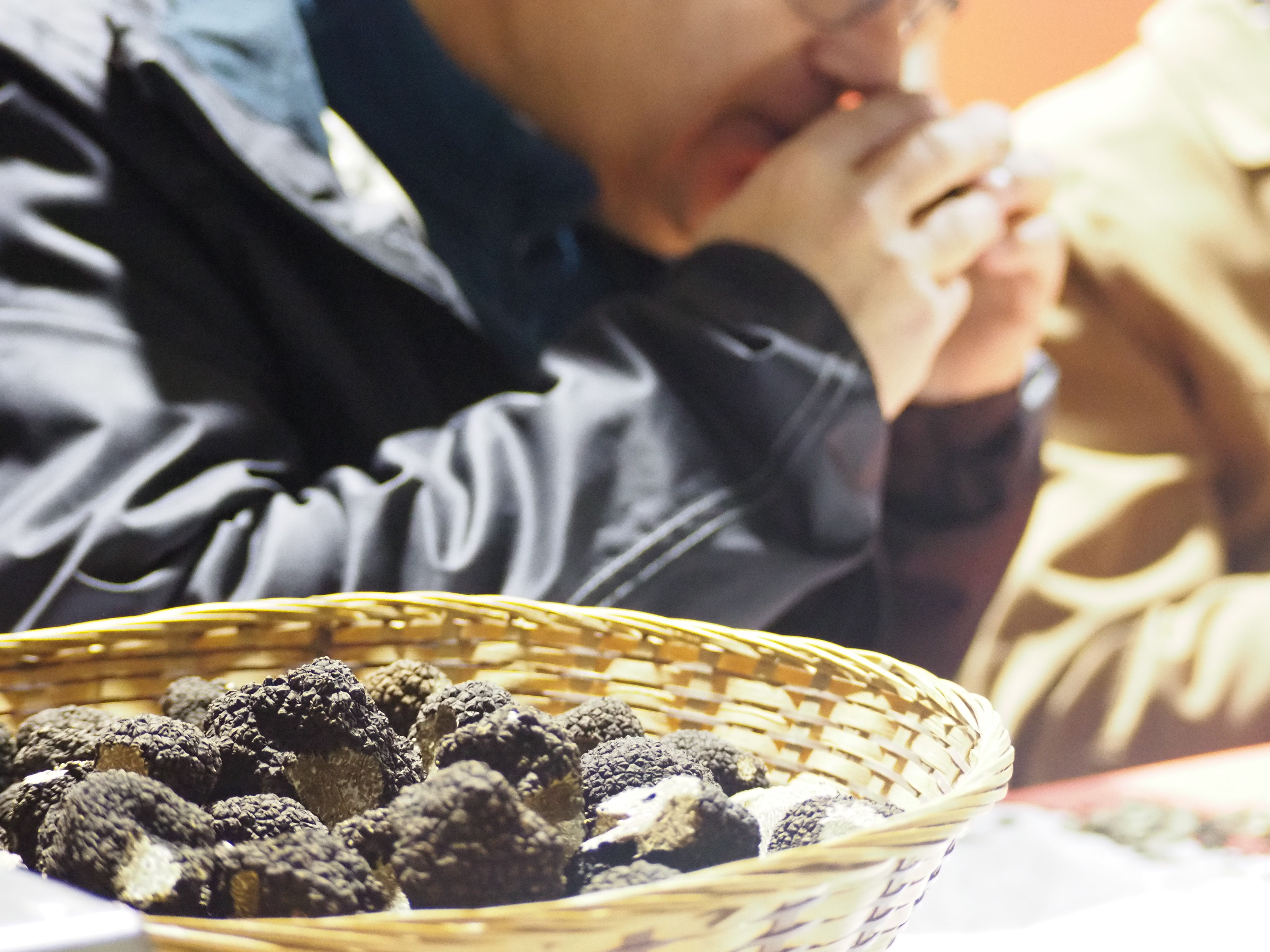 fete_papilles_issurtille_controle_agree_truffe_fraiche_cotedor_route