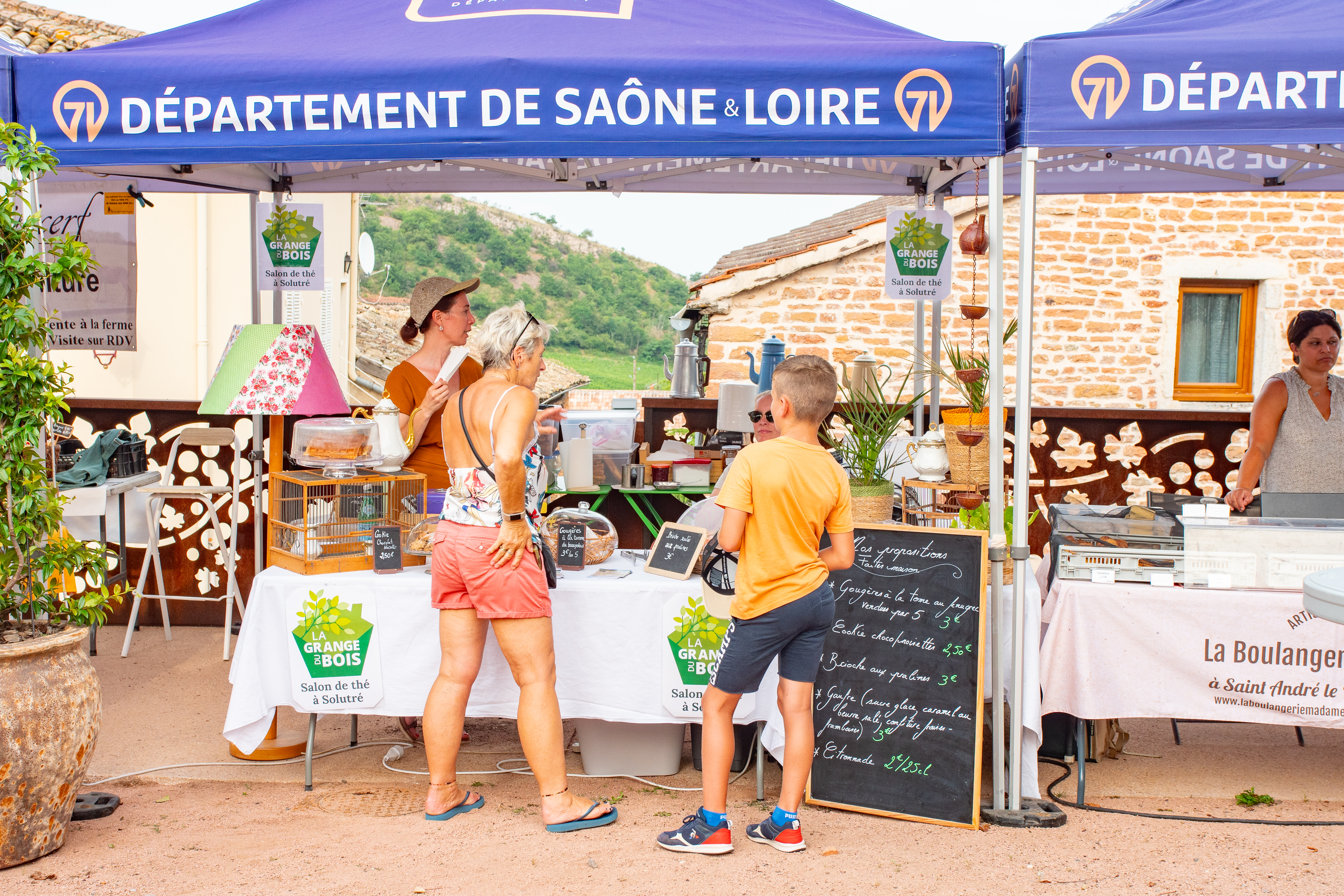 Marché nocturne à Chasselas