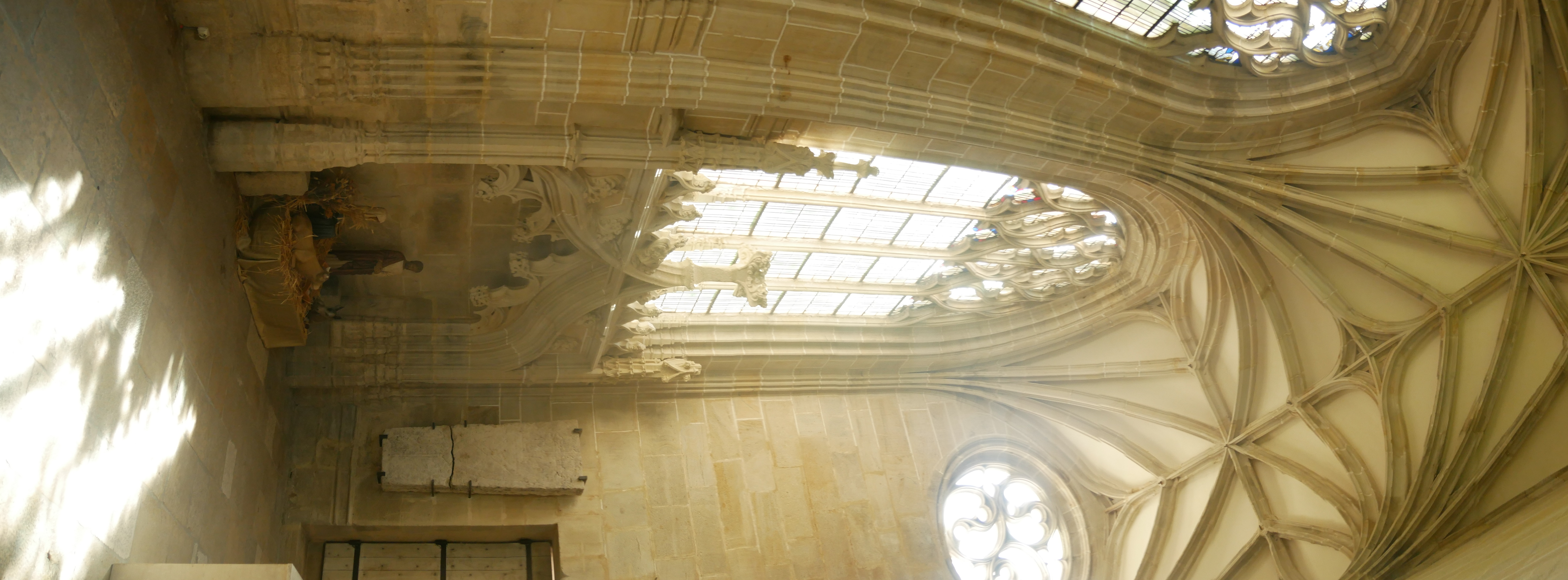 Chapelle, vue sur l'enfeu XV°s
