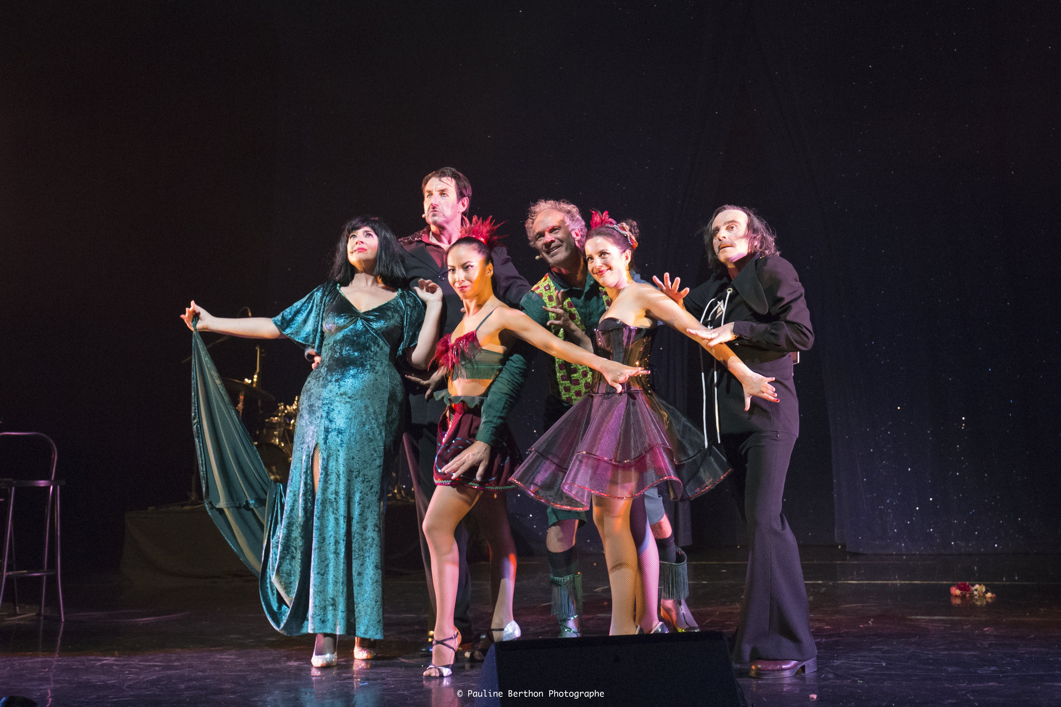 PAGE 17-PLEIN FEUX CABARET EXTRAORDINAIRE