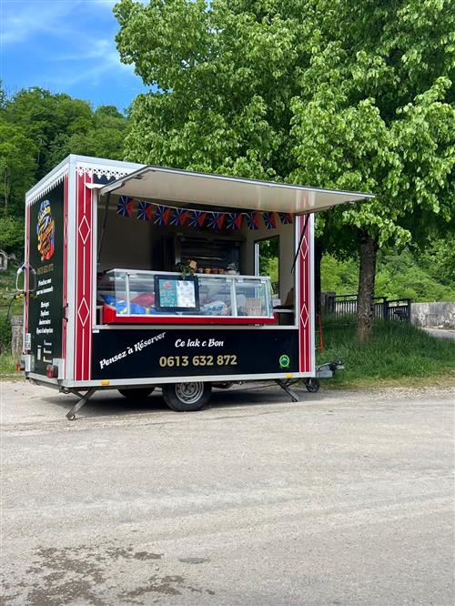 Food-truck Chicken family food