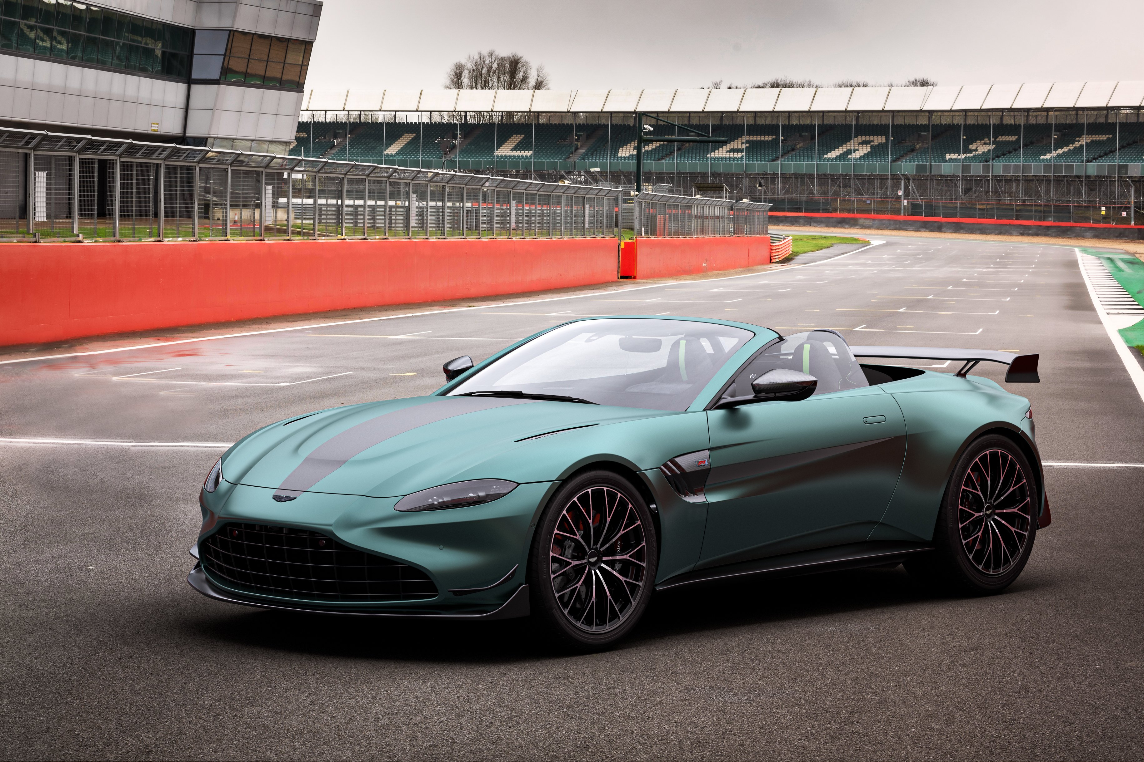 Invité d'honneur ASTON MARTIN