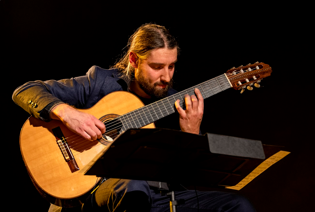 La filature a plus d'une corde à sa guitare