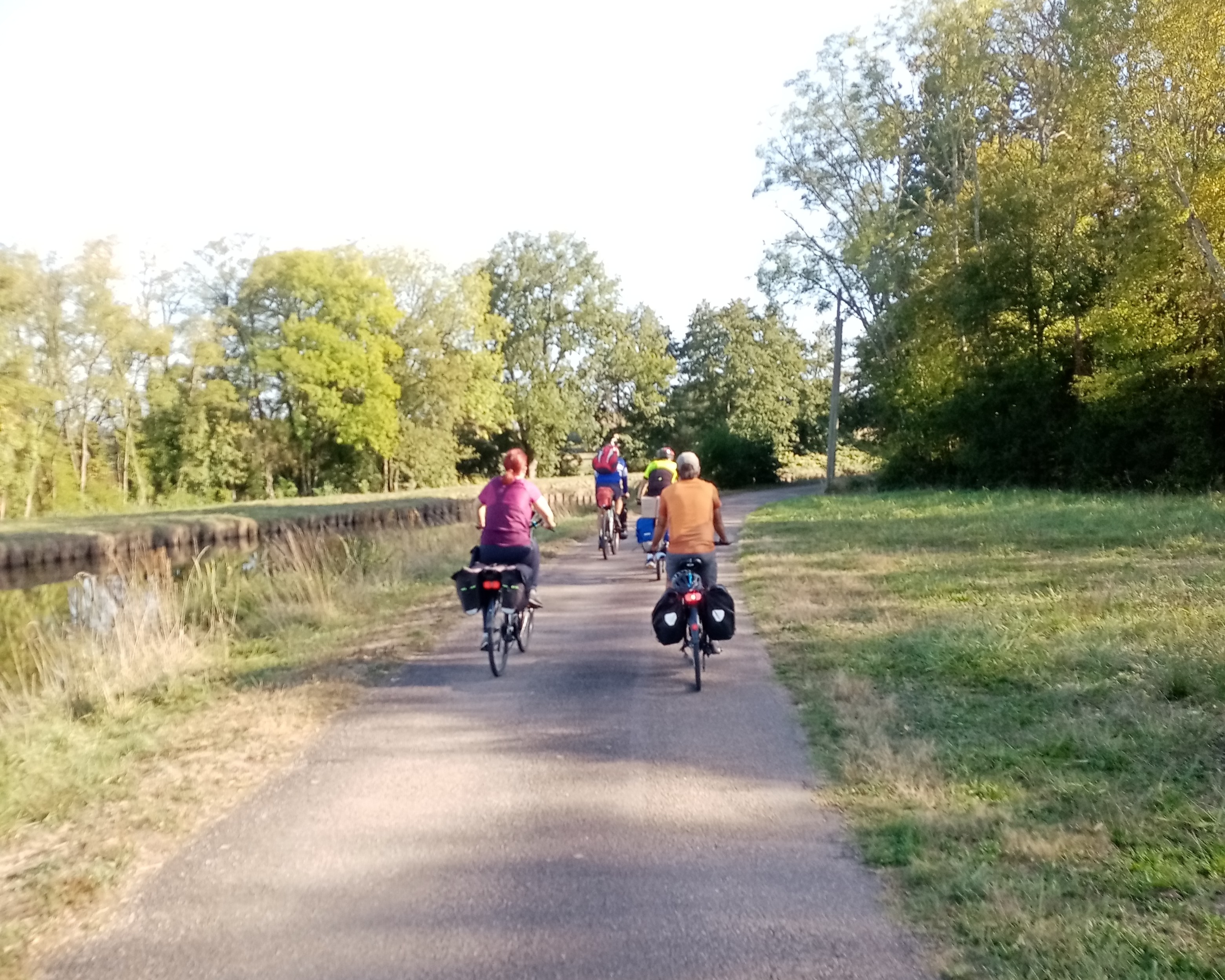 Le Tour de Bourgogne à vélo, section du Canal du Nivernais (V51), Saint-Léger-des-Vignes - photo 2