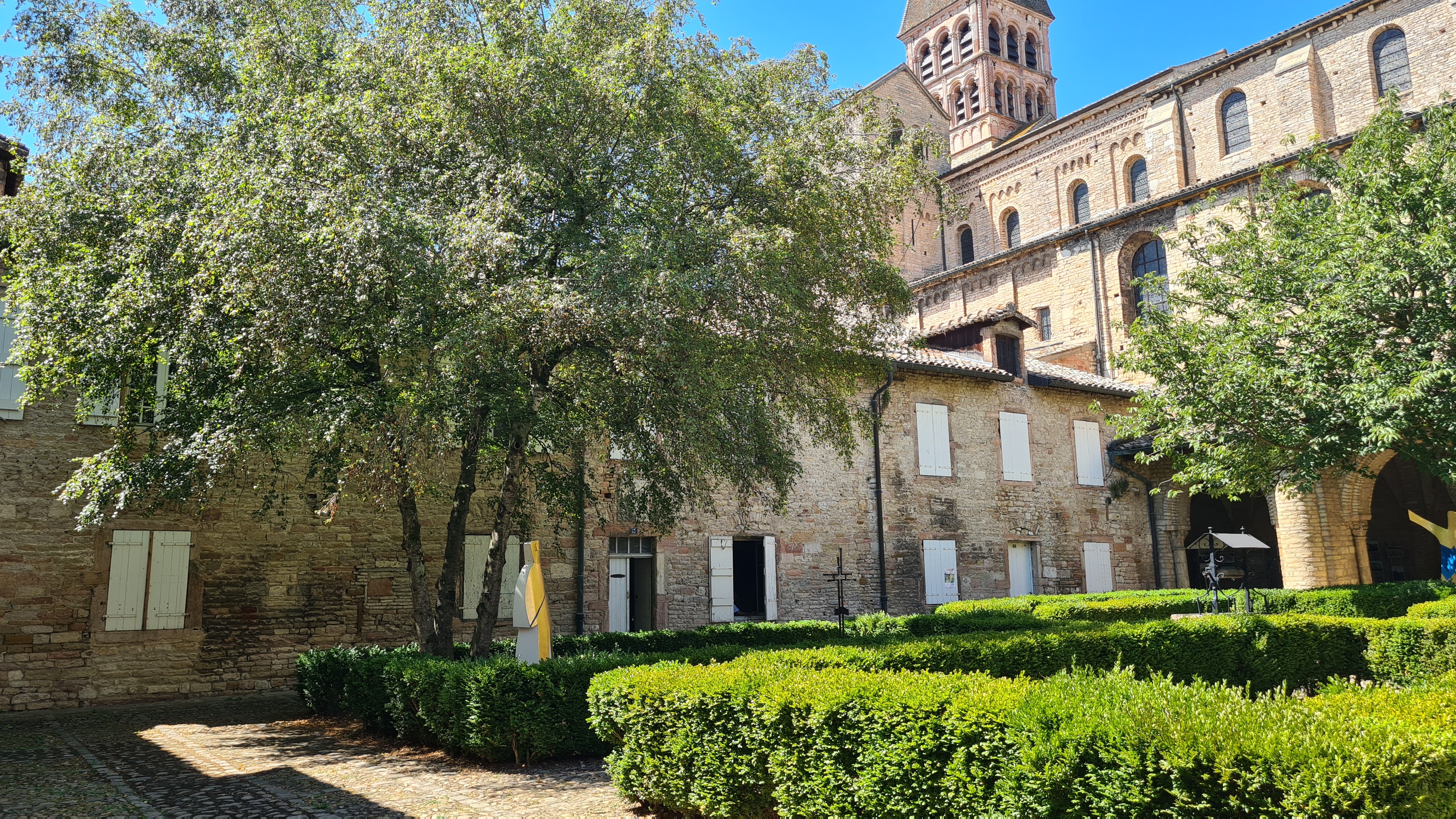 Tournus_Abbaye Saint-Philibert_Cloître 