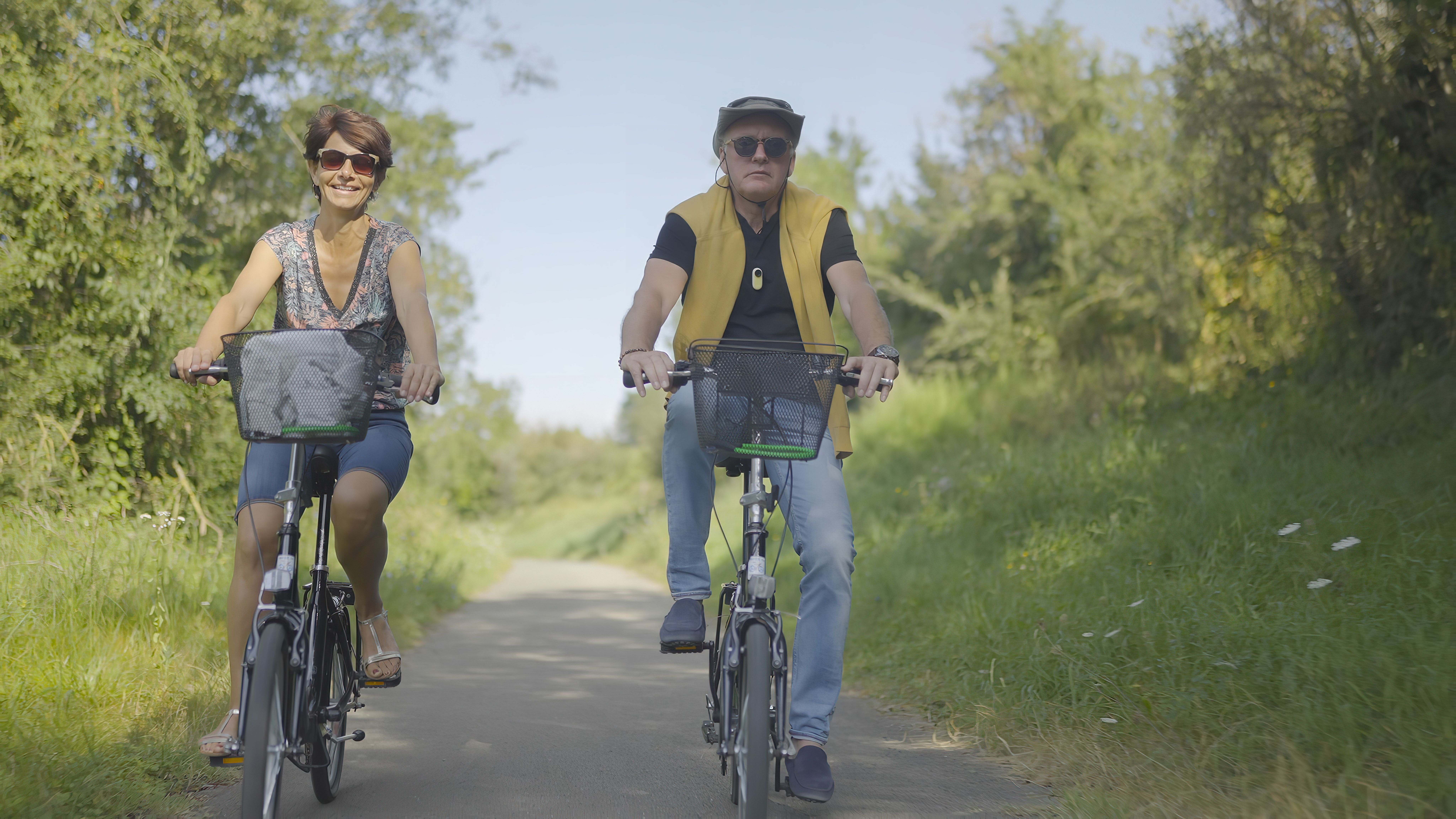 Vélo le long de la voie bleue