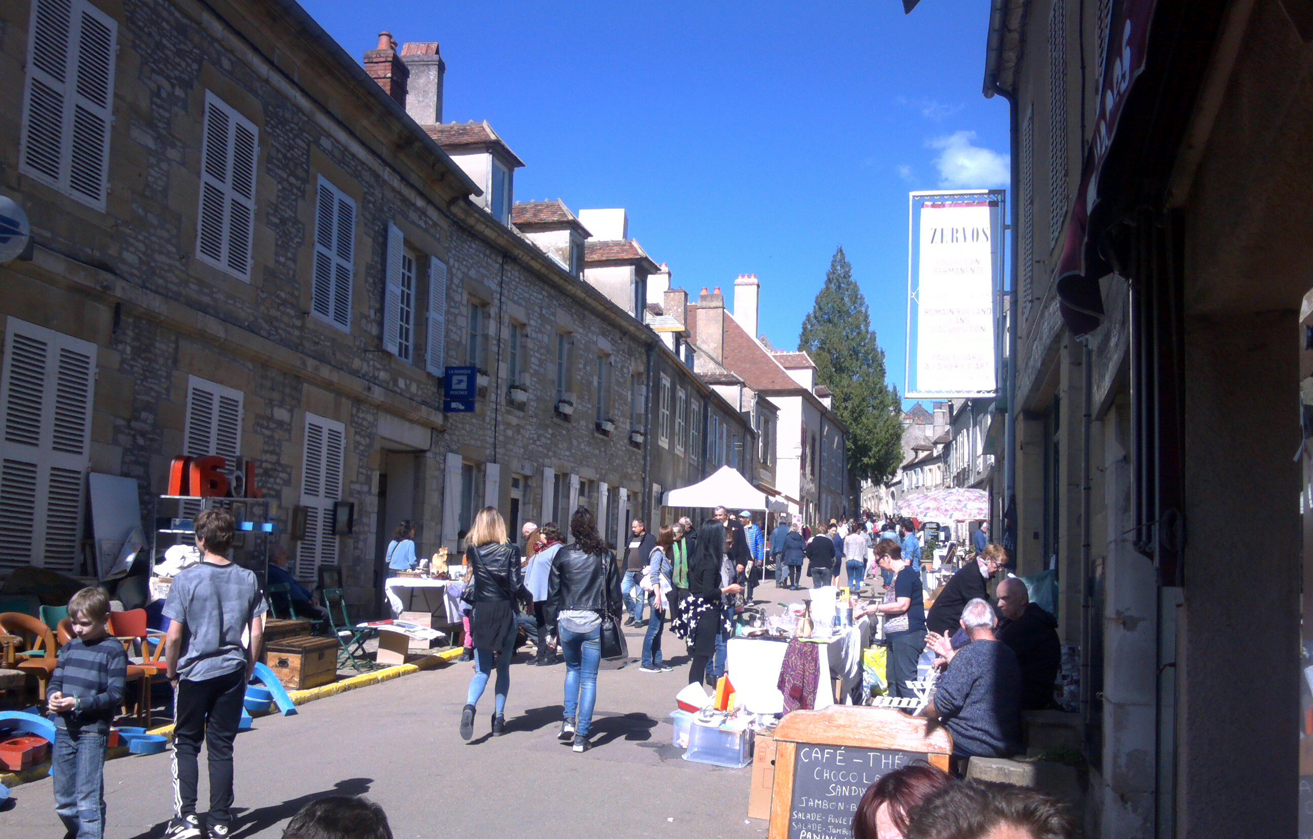 VIDE-GRENIERS ET BROCANTE DE VÉZELAY