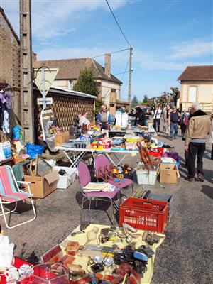 Vide-greniers à Fresne st Mamès