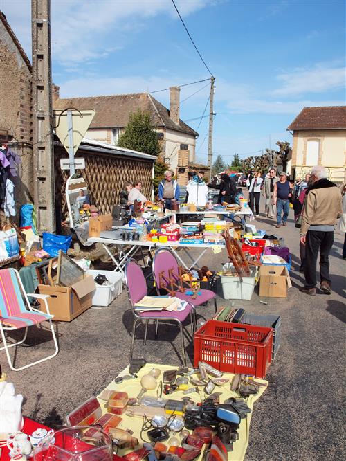 Vide-greniers à Fresne st Mamès