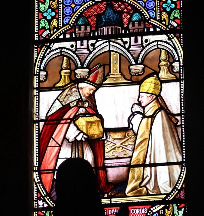 Visite de l'église Saint-Pierre de Mâcon (Focus sur les papes)