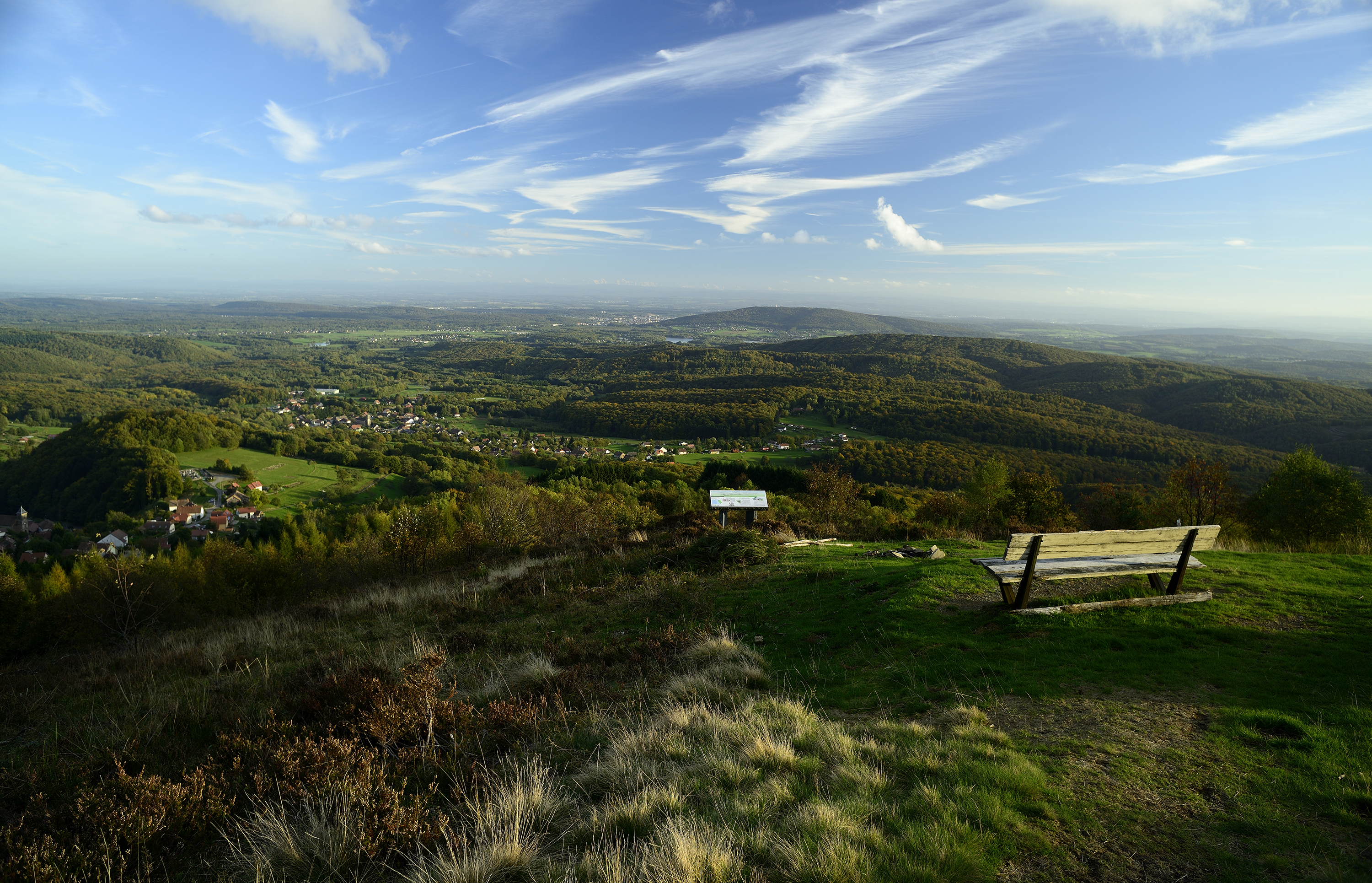 Vue sur auxelles depuis mont ménard (4) 