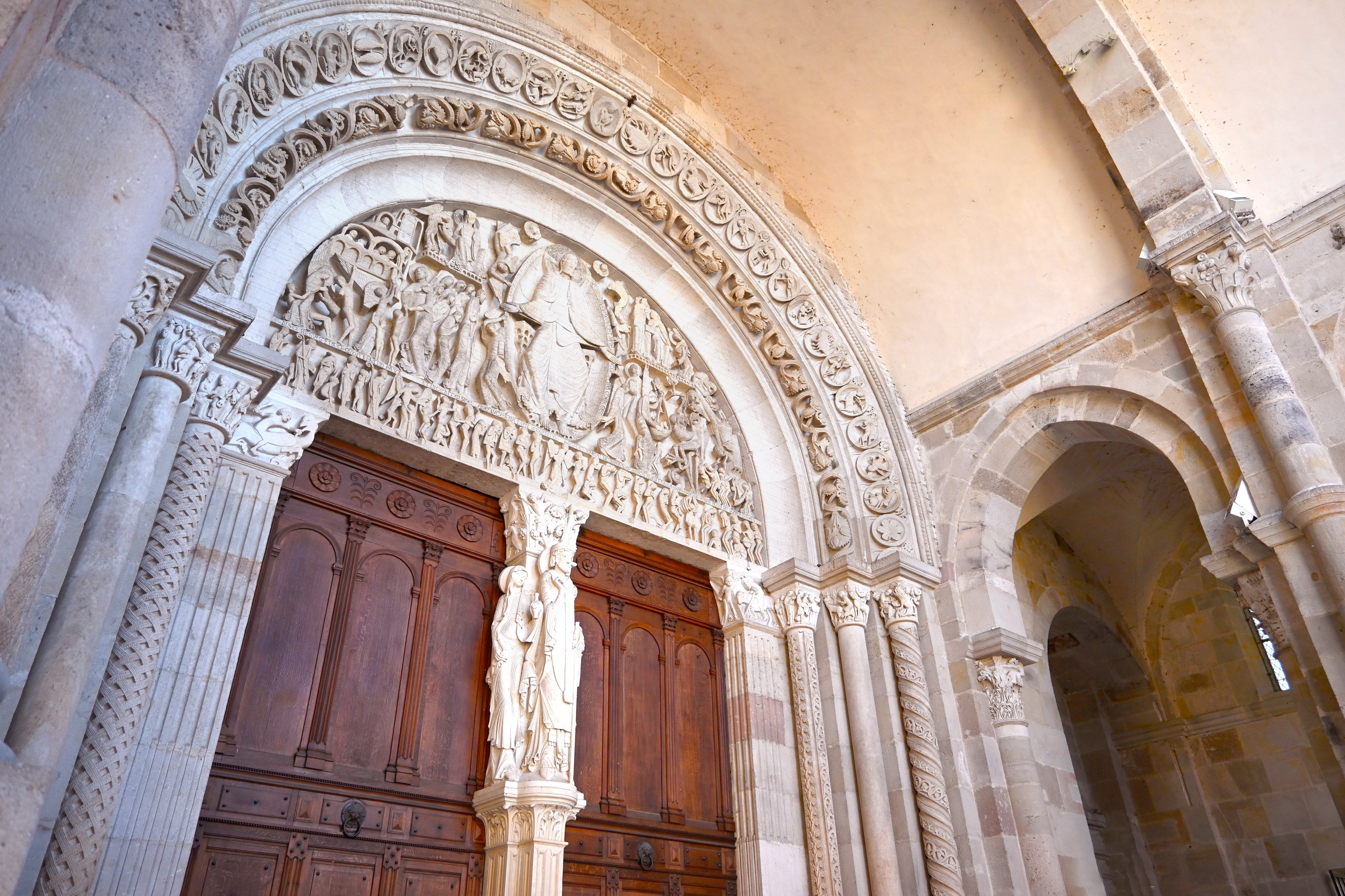 Cathédrale Saint-Lazare — Sites religieux à Saône-et-Loire