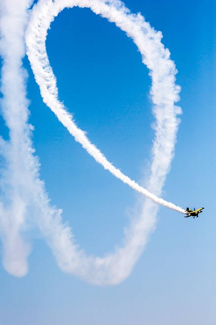 aerobatic-2799431_640