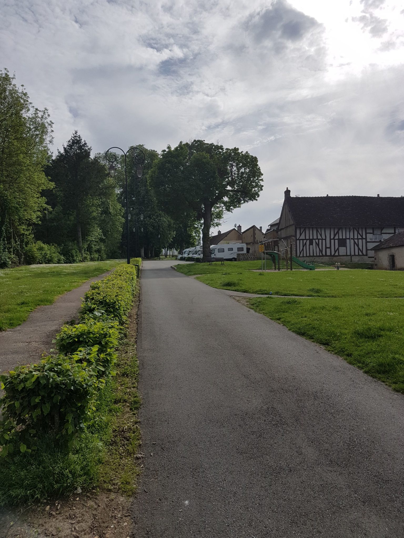 Aire de services et de stationnements de Saint-Fargeau