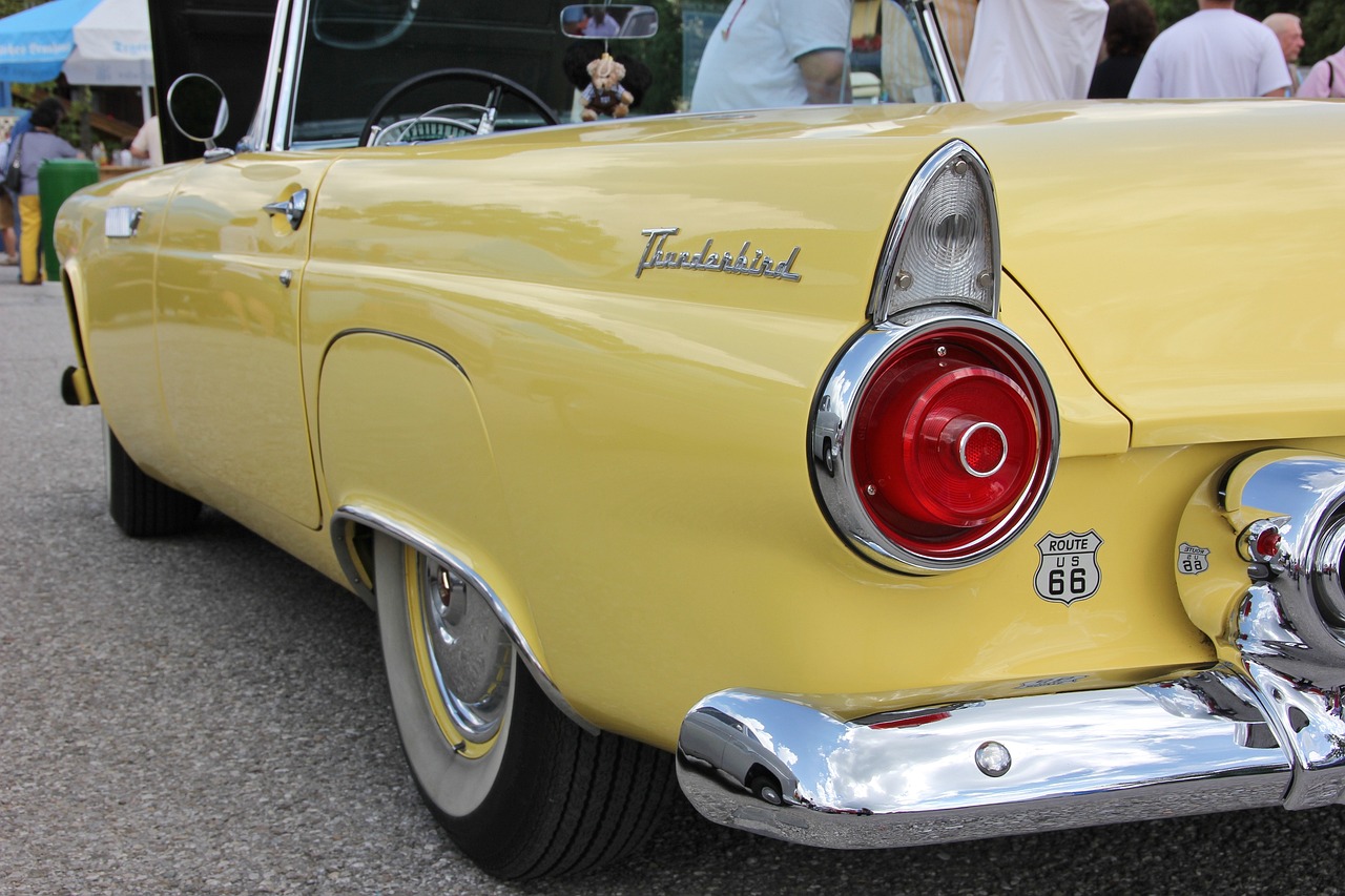 Rassemblement de voitures anciennes