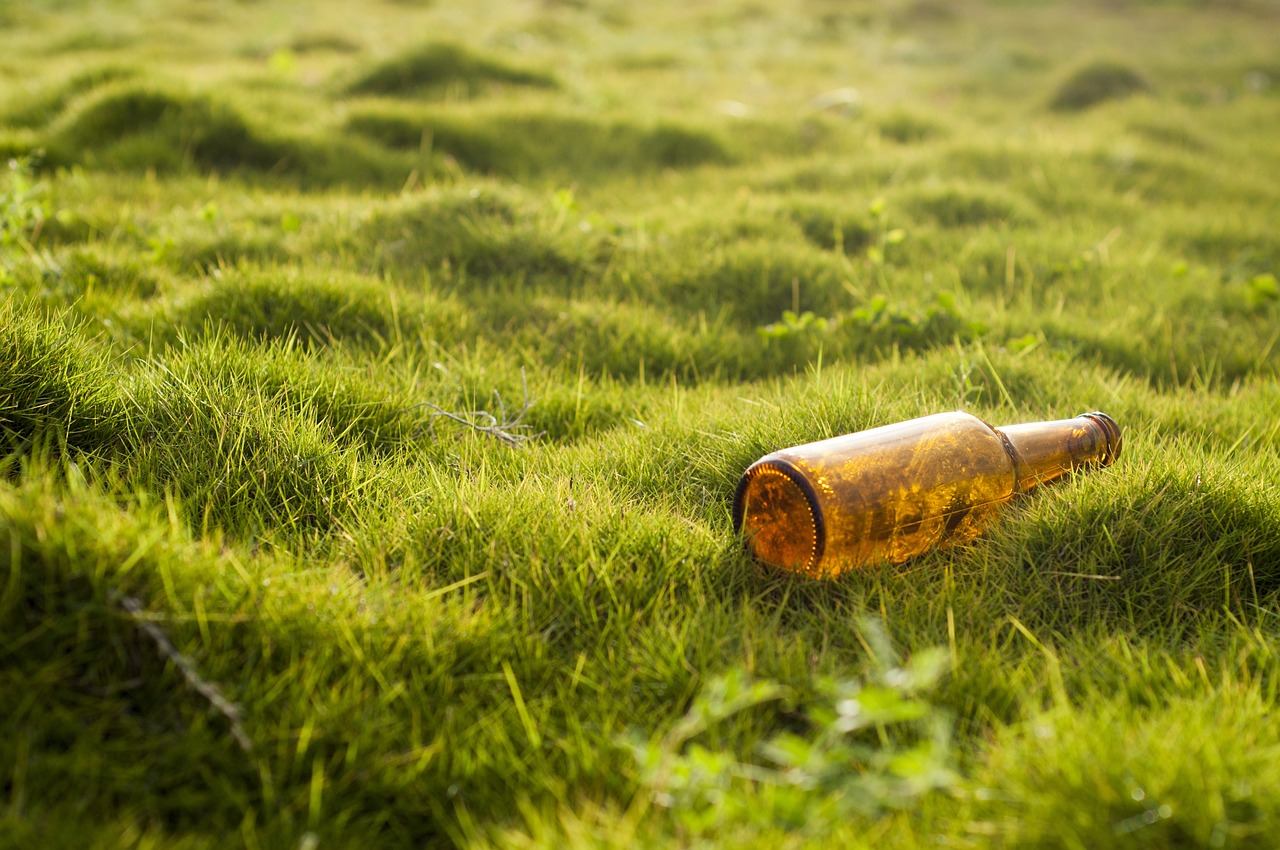 bottle-7117637_1280