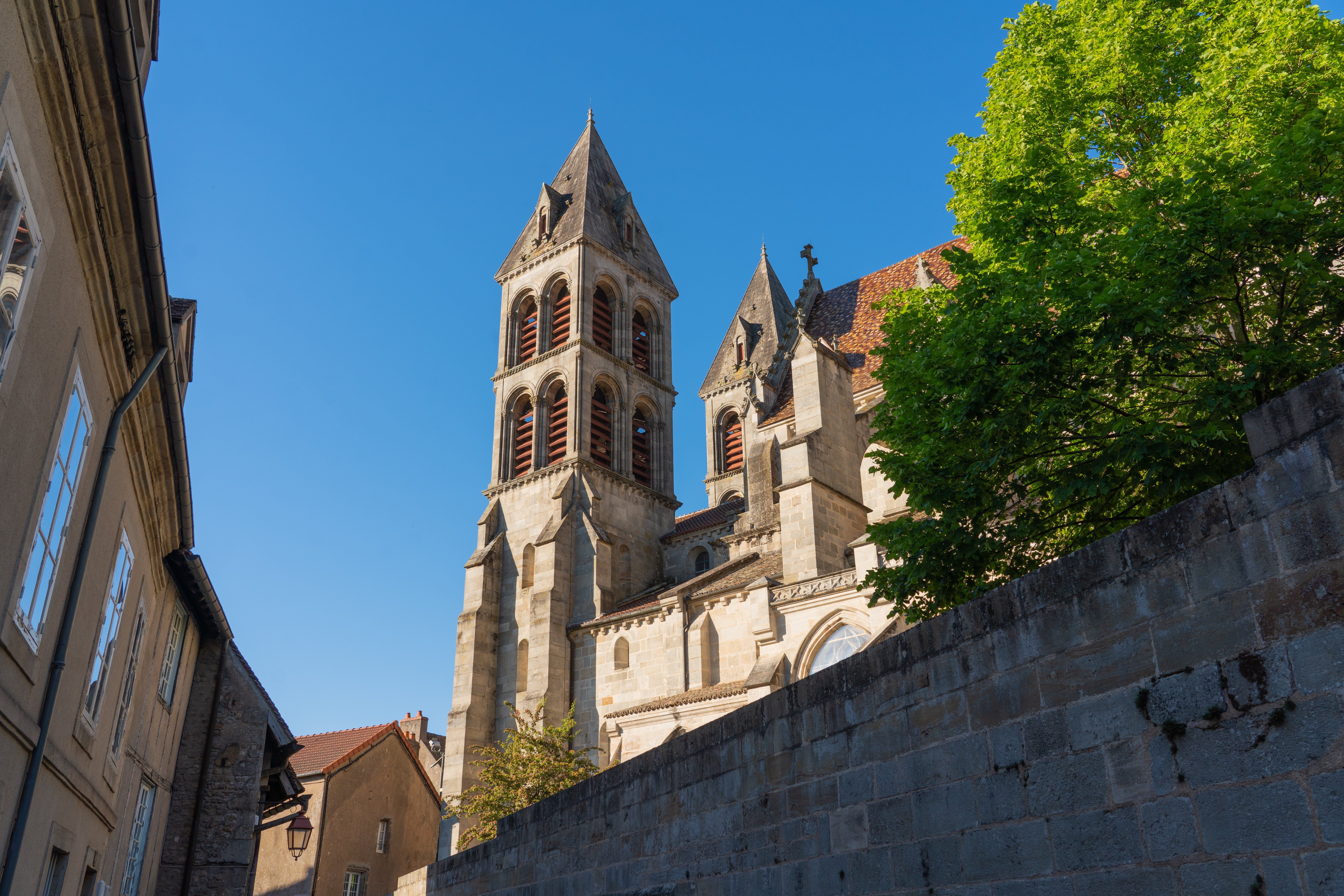 La cathédrale Saint-Lazare et son quartier, Autun Morvan Tourisme