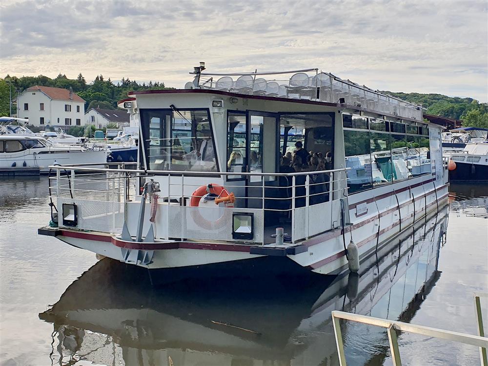 Croisière sur la Saône - Apéritif dinatoire & close-up (magie)