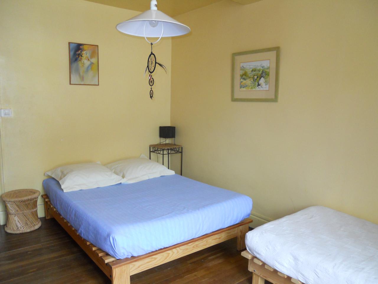 Atelier-galerie du Soleil, chambre d'hôtes à Varzy