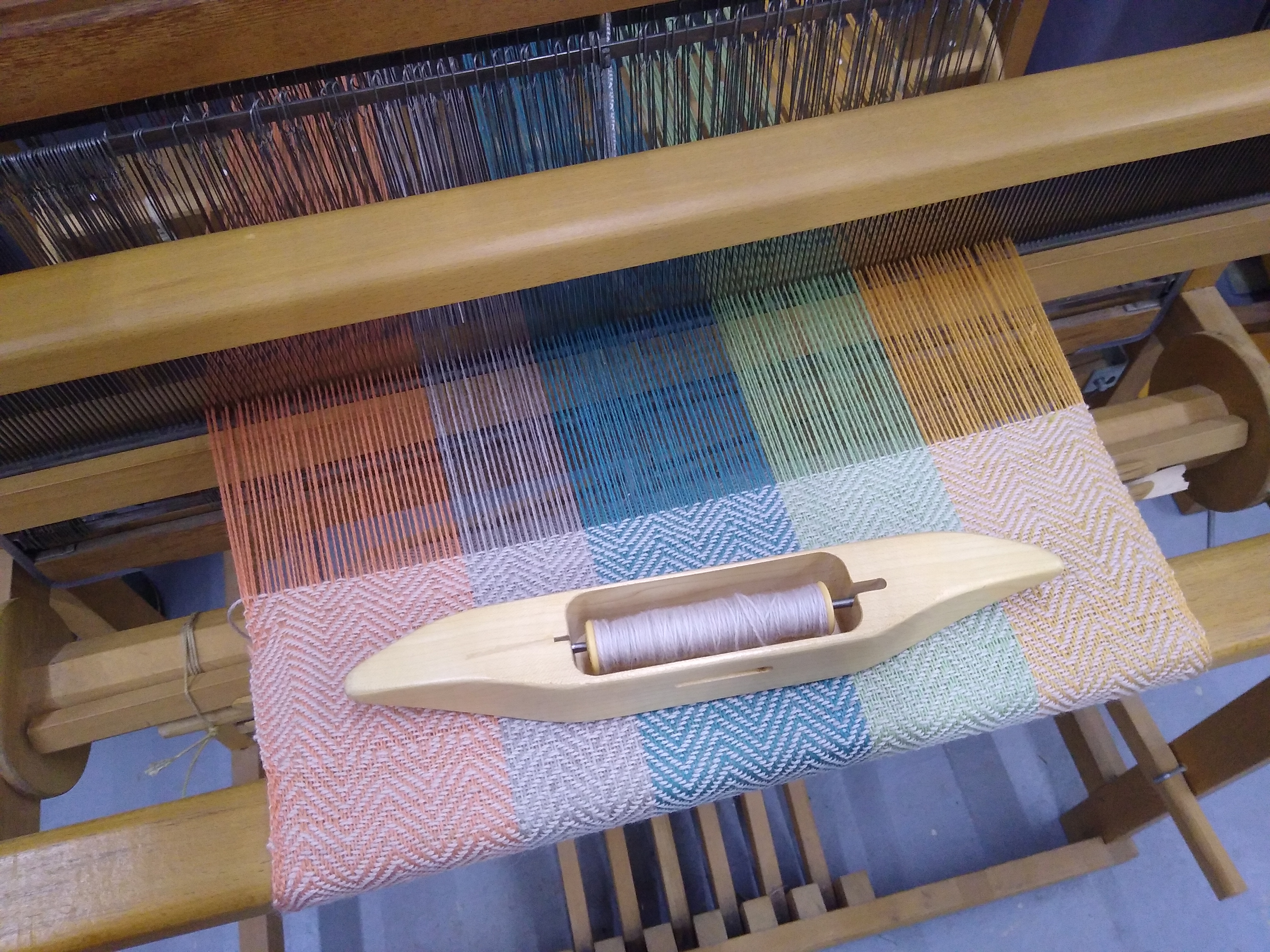 Echarpe en cours de tissage