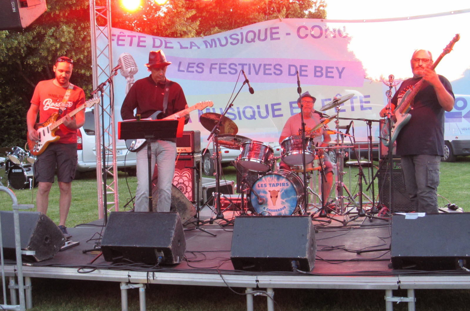 festives-de-bey-les-tapirs-a-chabraque-ambiance-tres-rock-photo-joel-metais-1529911430