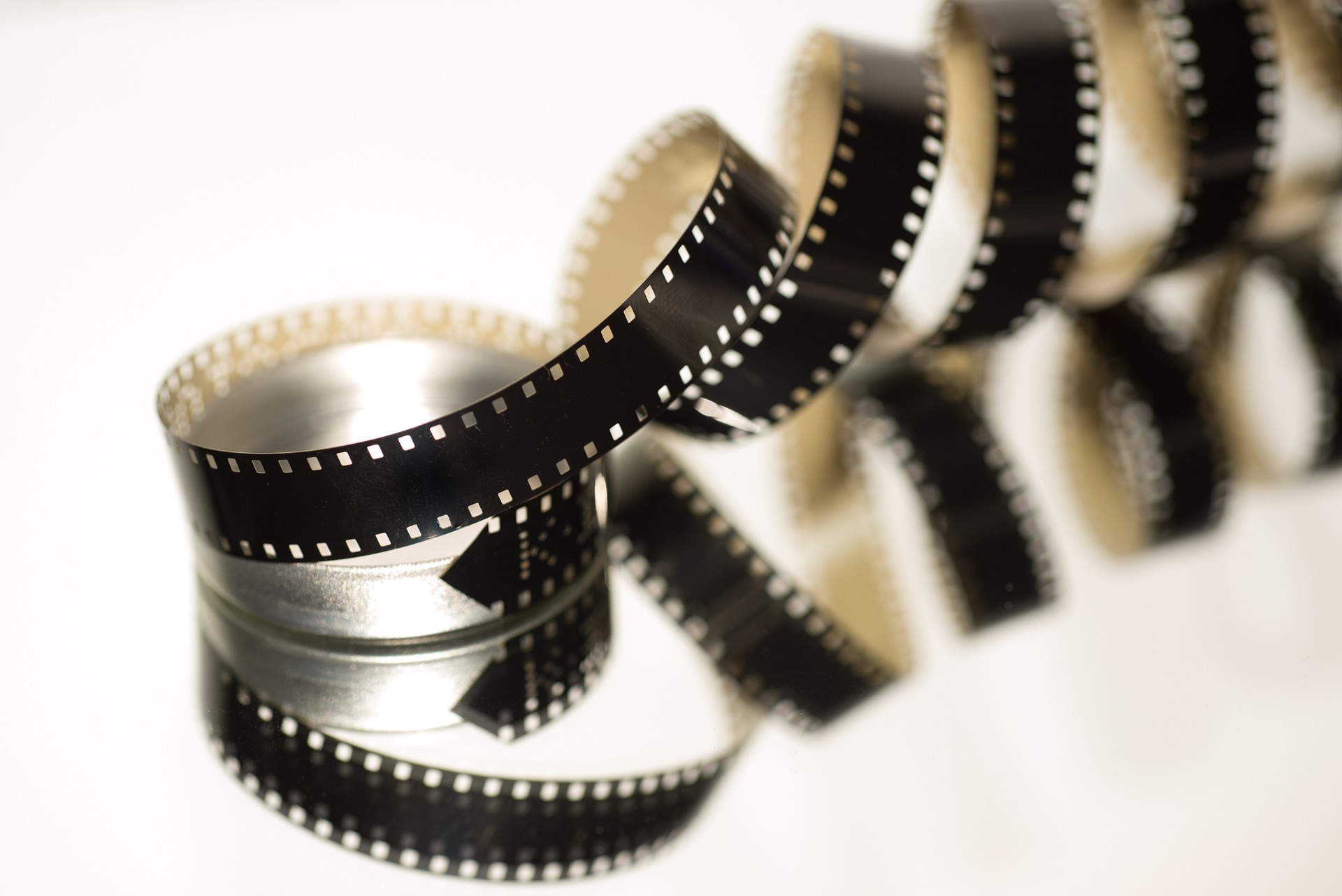 film-g9b2a2761d_1920
