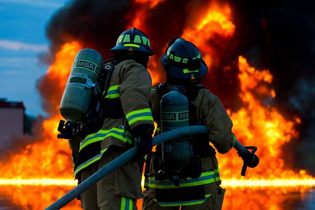 firefighter-2679283_640