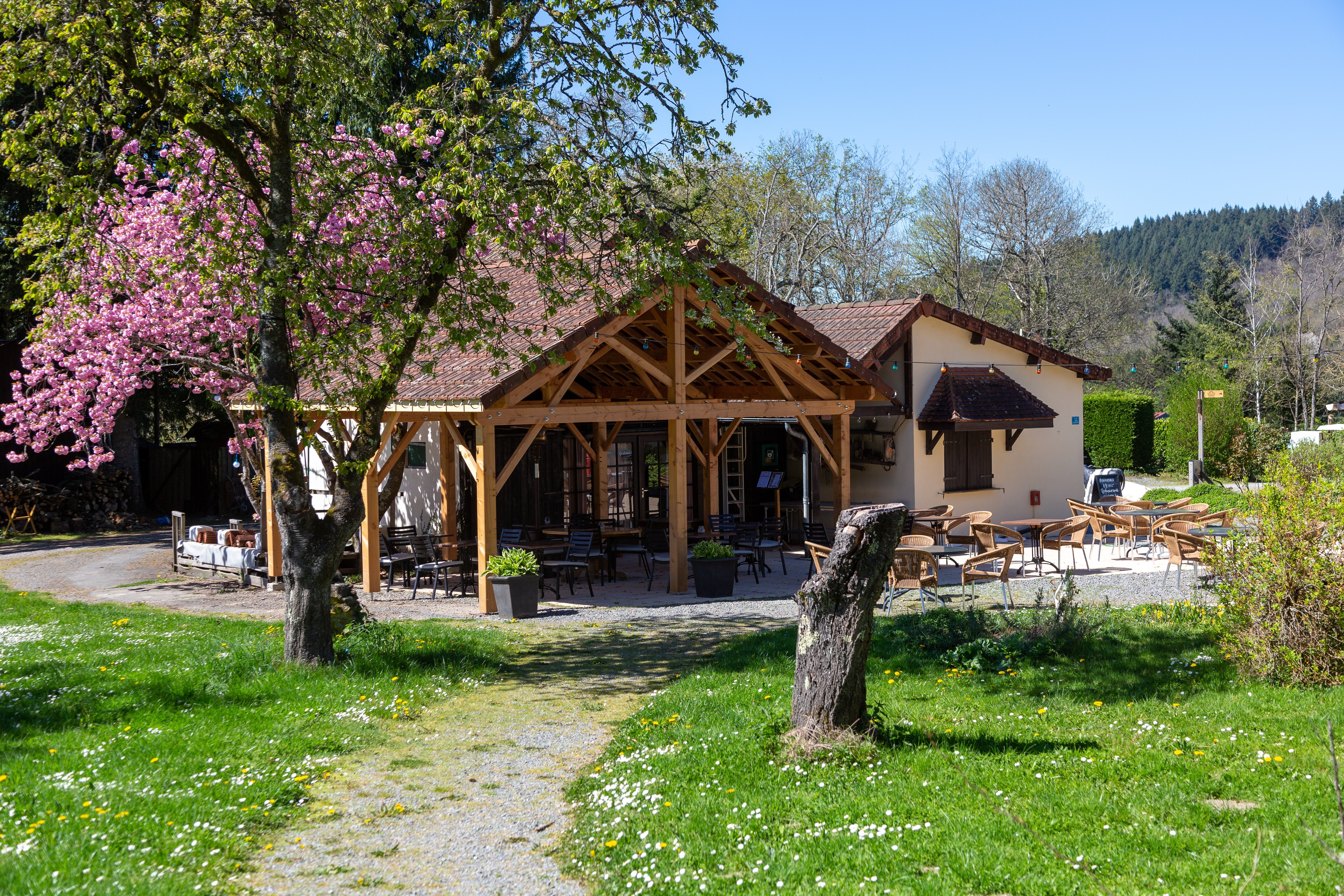 Camping Domaine de la Gagère  France Bourgogne-Franche-Comté Nièvre Luzy 58170